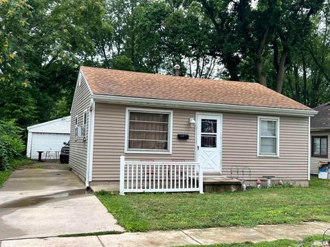 Homes For Sale - 2238 E Stuart Street<br/> Springfield, IL 62703