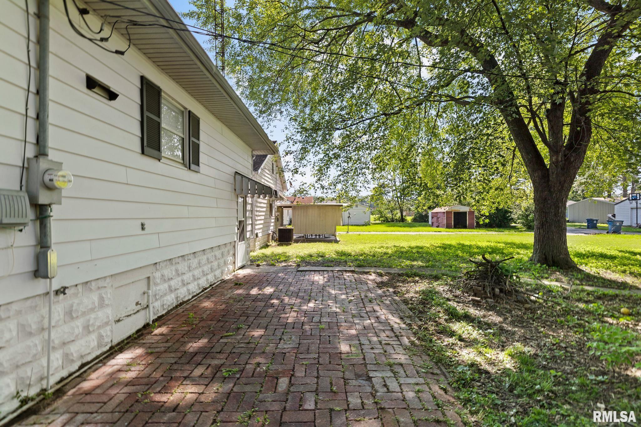 515 E Calumet Street, Centralia, Illinois image 7