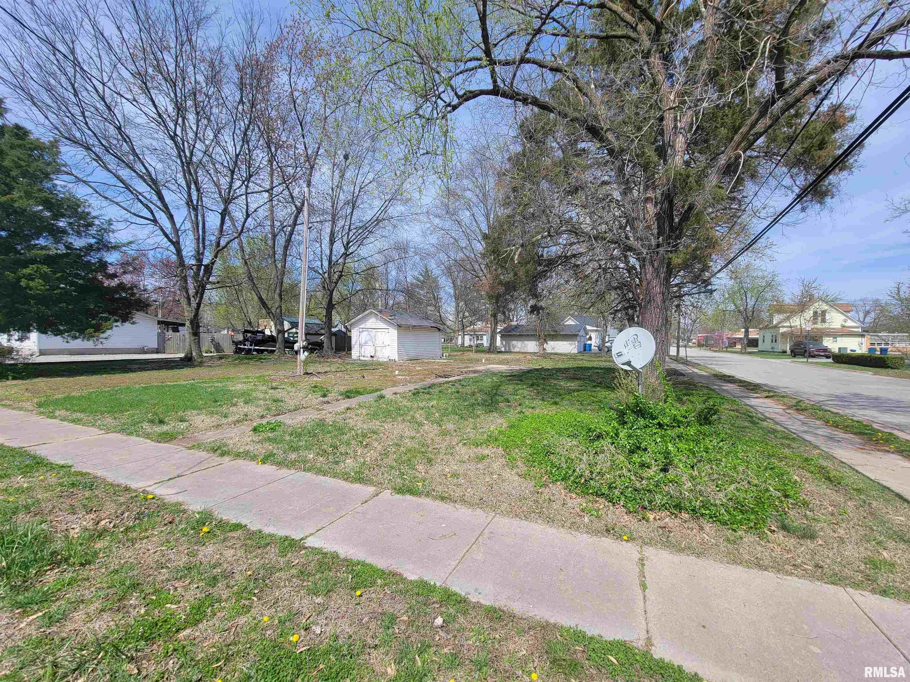 602 W 3rd Street, Flora, Illinois image 1