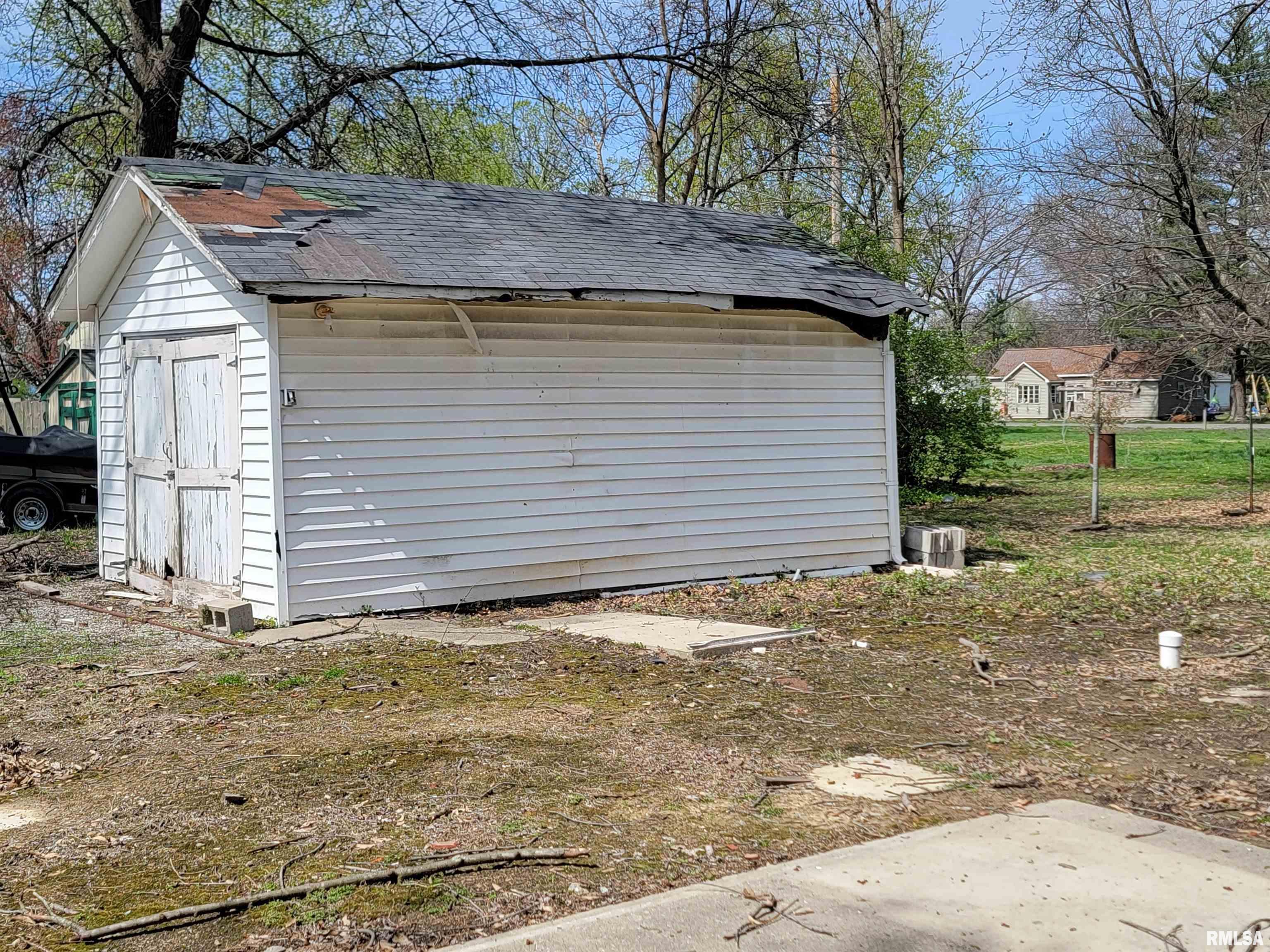 602 W 3rd Street, Flora, Illinois image 8