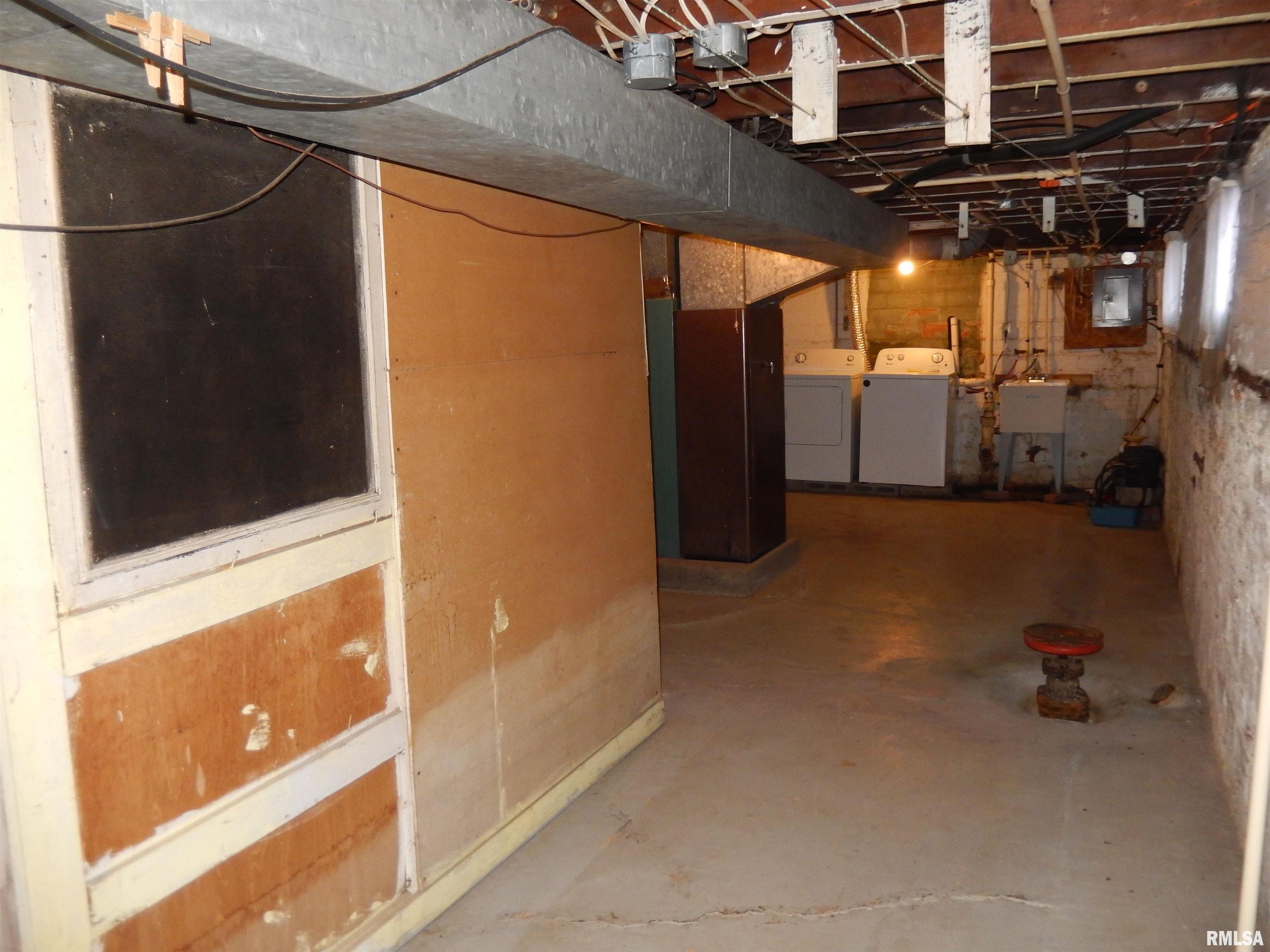 120 W Adams Street, Macomb, Illinois image 32