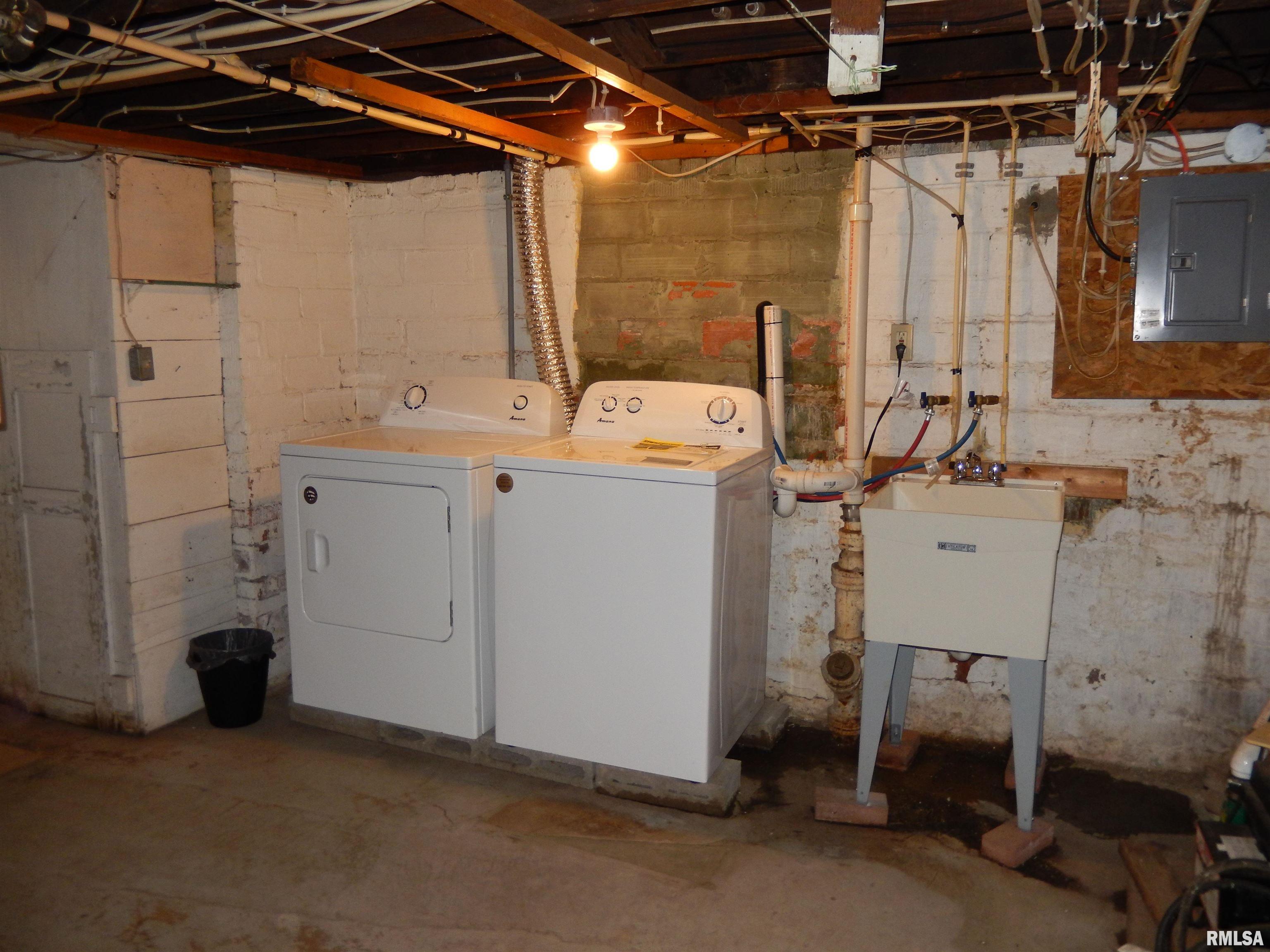 120 W Adams Street, Macomb, Illinois image 30