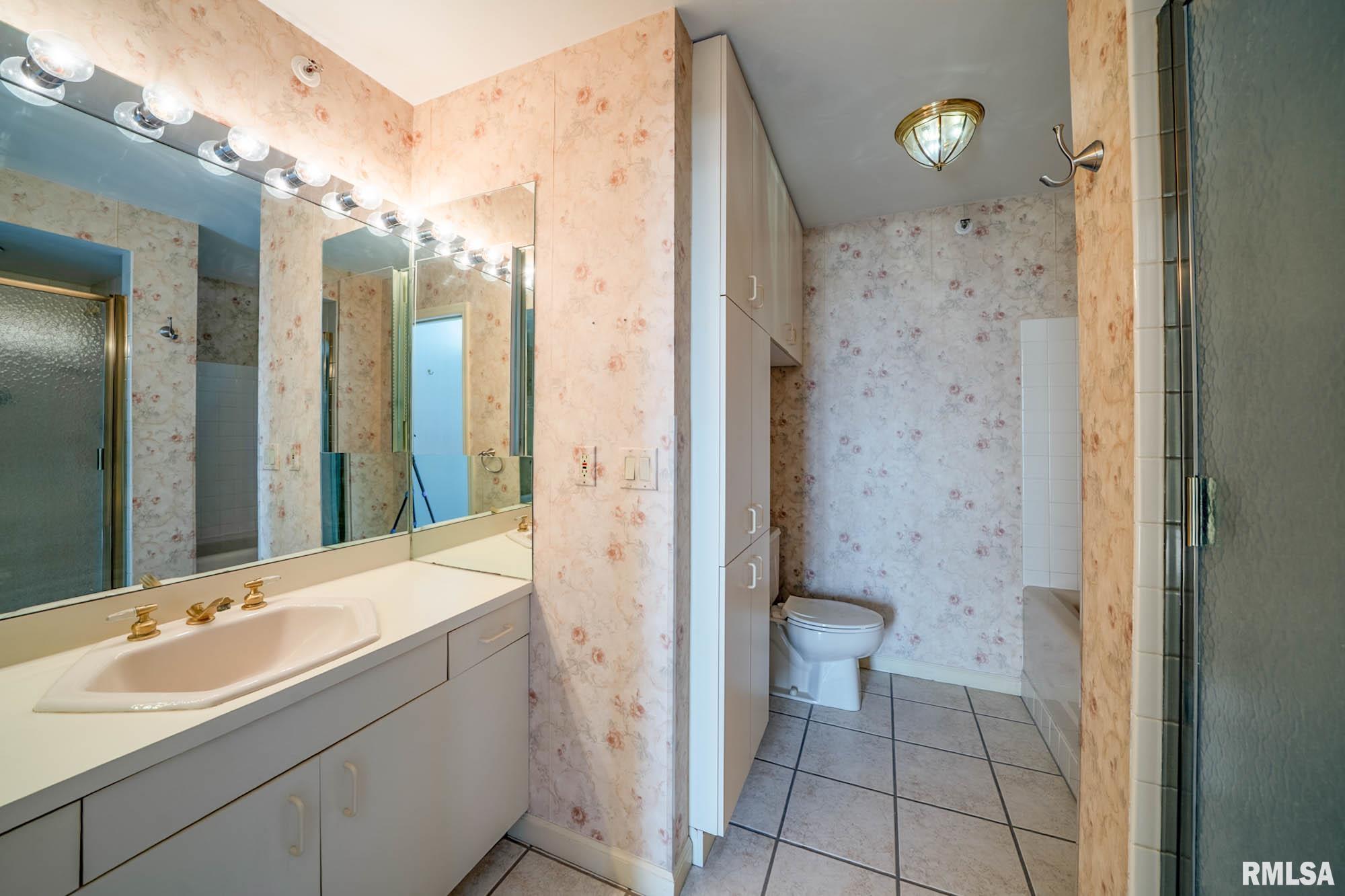 123 SW Jefferson Street #E16B, Peoria, Illinois image 22