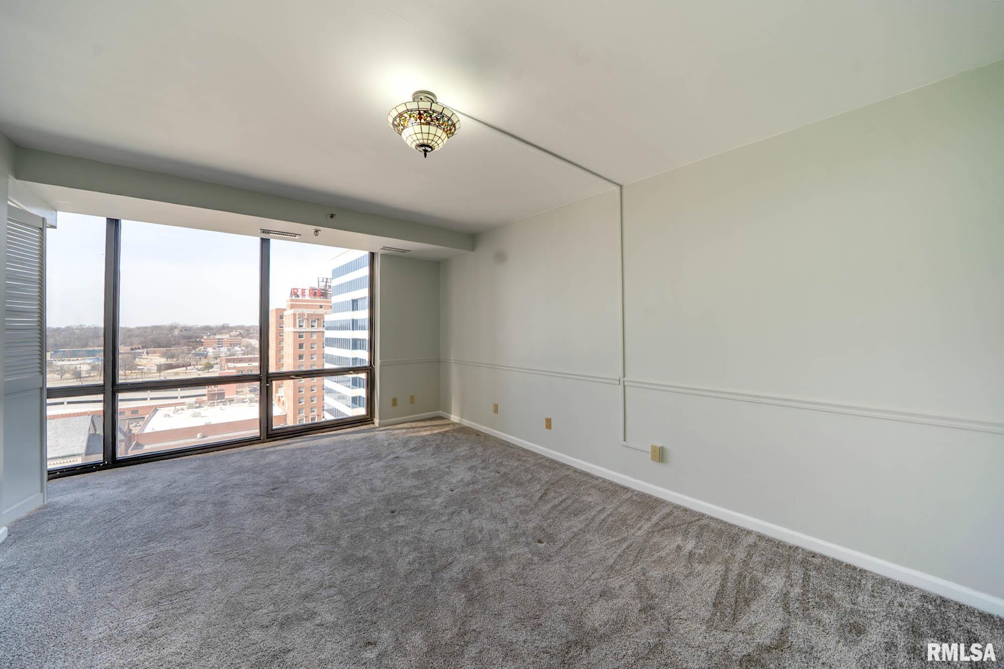 123 SW Jefferson Street #E16B, Peoria, Illinois image 30