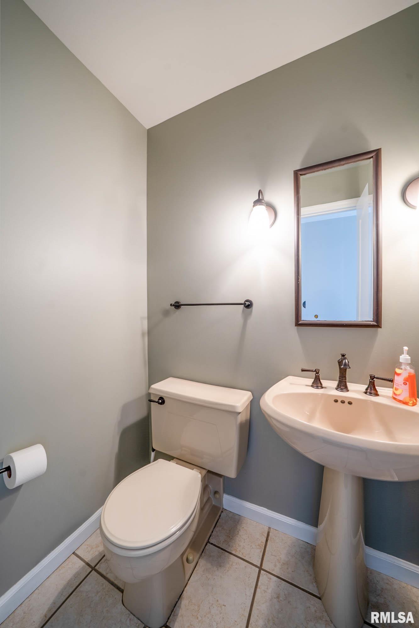 123 SW Jefferson Street #E16B, Peoria, Illinois image 29