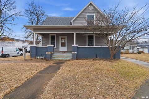 Homes For Sale - 412 W Maple Street<br/> Fulton County, Canton, IL 61520