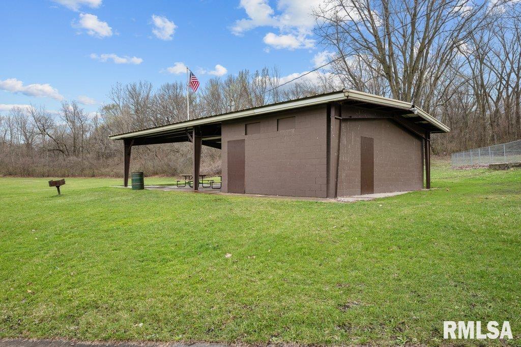 8222 W 9th Street, Rock Island, Illinois image 26