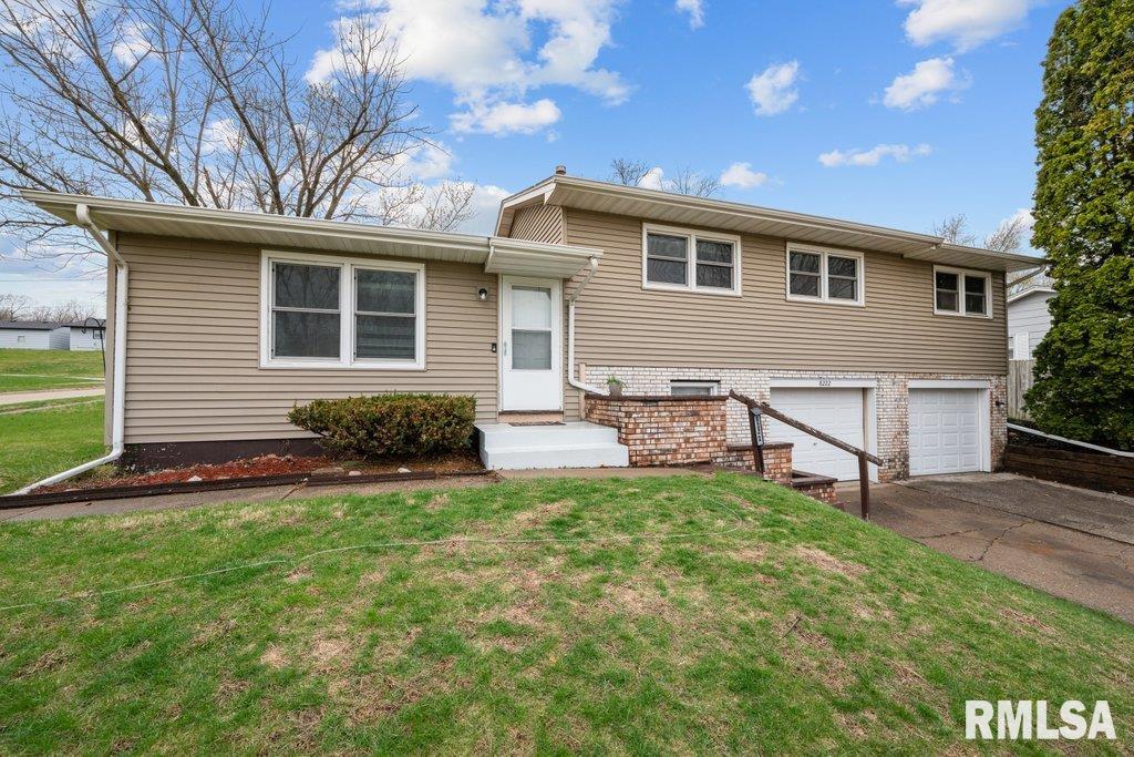 8222 W 9th Street, Rock Island, Illinois image 1