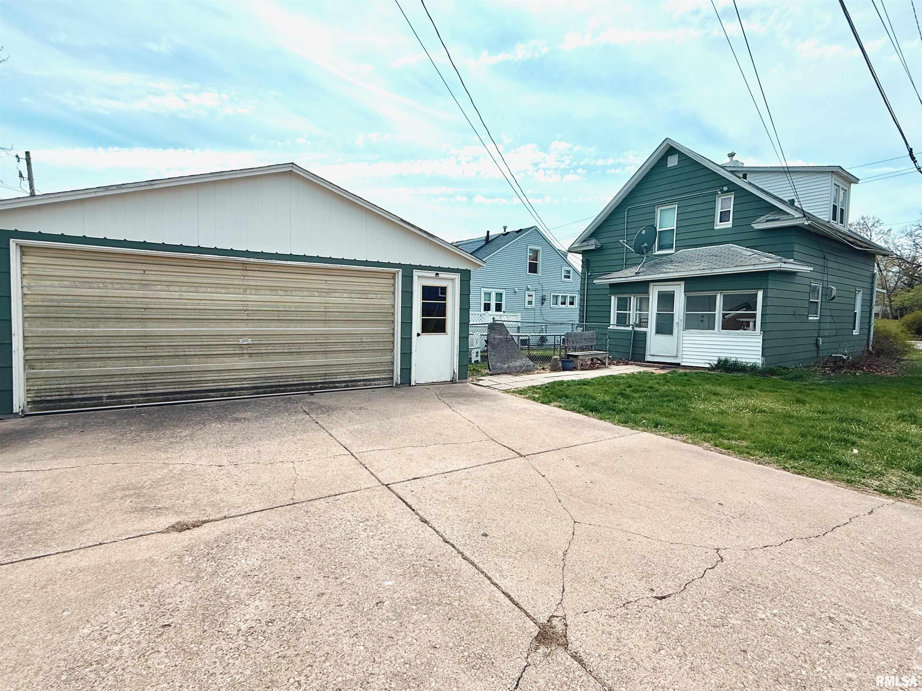 2233 24th Street, Rock Island, Illinois image 6
