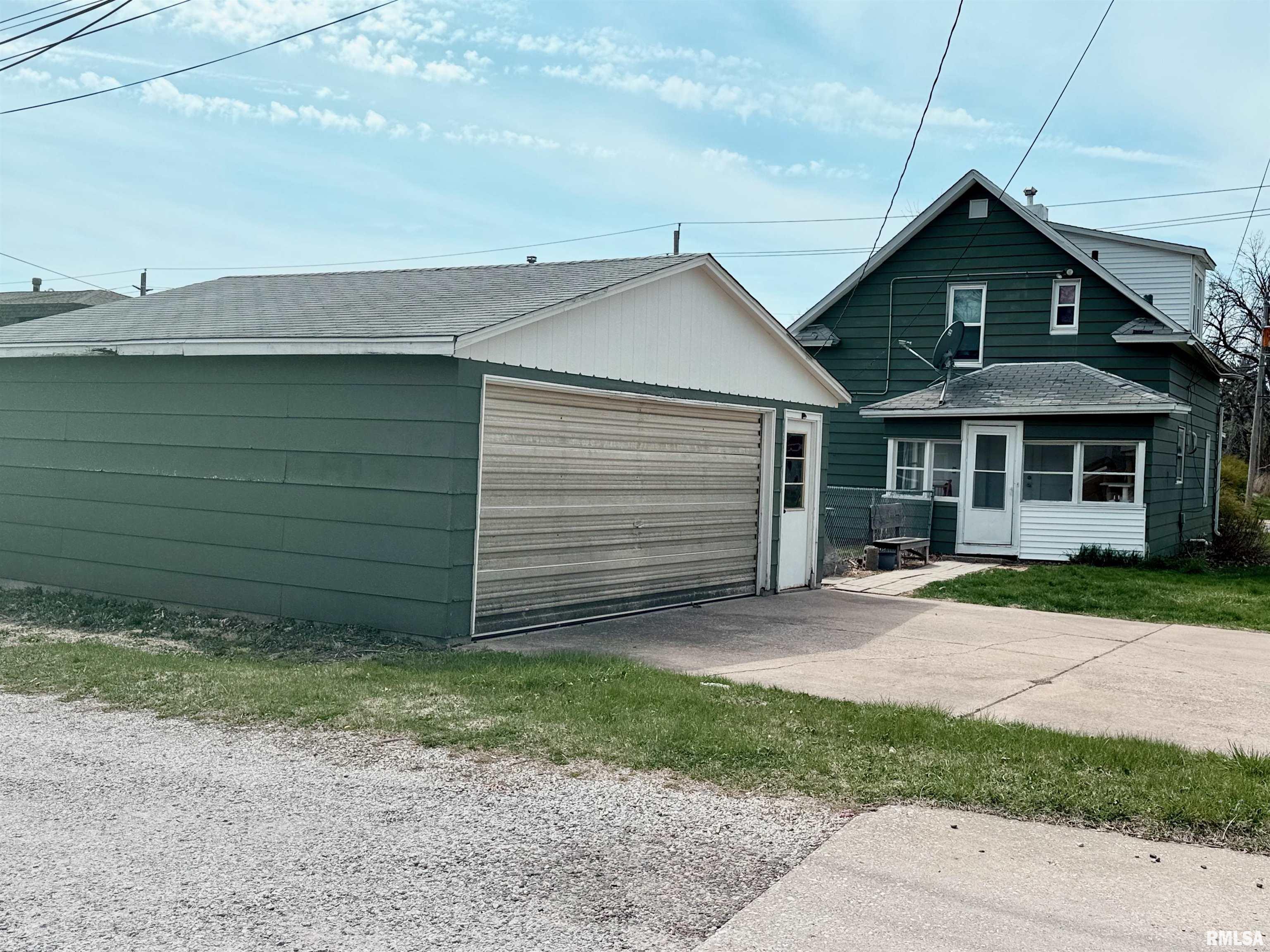2233 24th Street, Rock Island, Illinois image 7