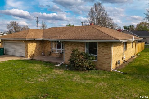 Photo of 865 E FRANKLIN Street, Macomb, IL 61455 (MLS # PA1265841)