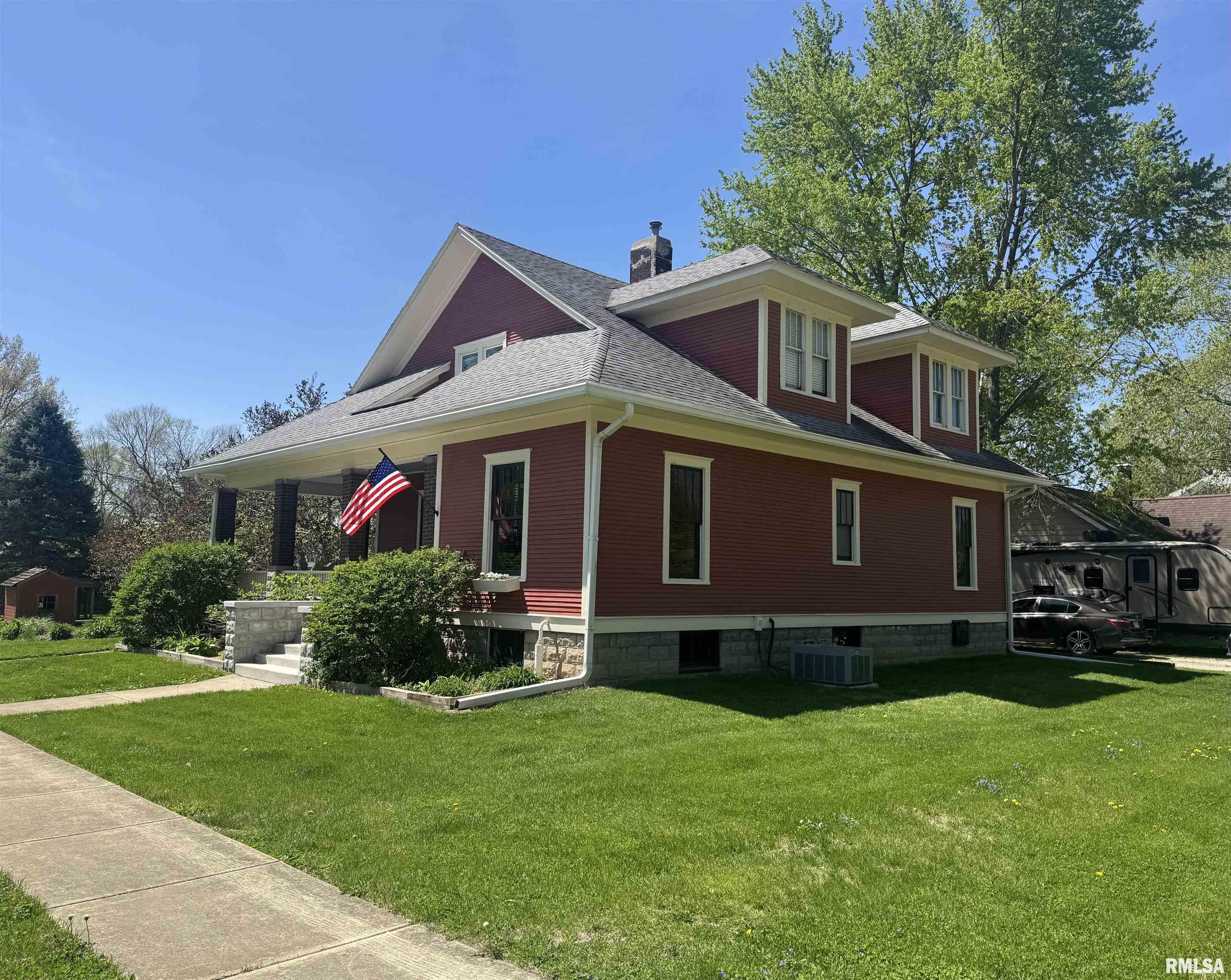 107 N Burson Street, Yates City, Illinois image 2