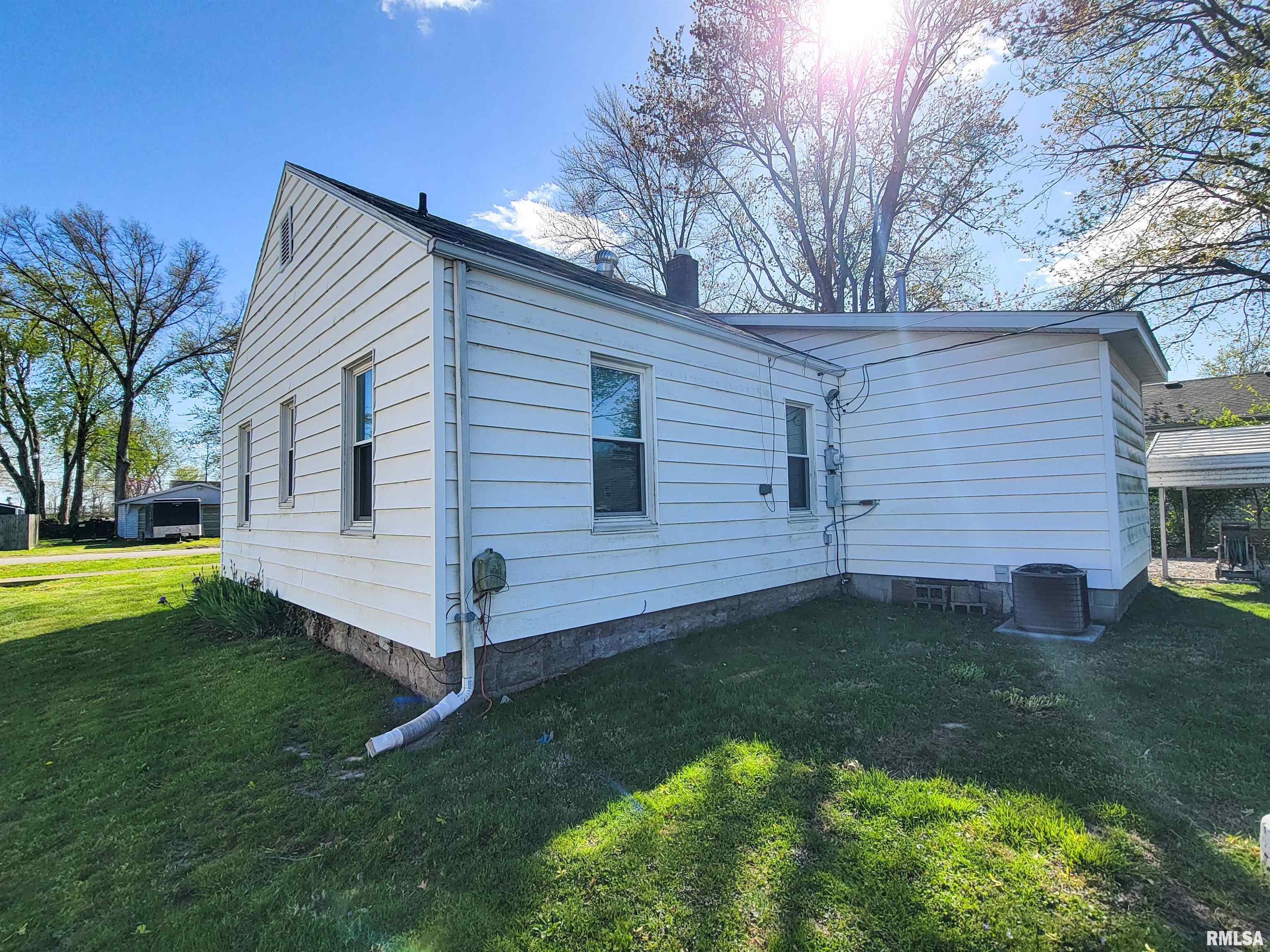 439 Fair Avenue, Flora, Illinois image 47