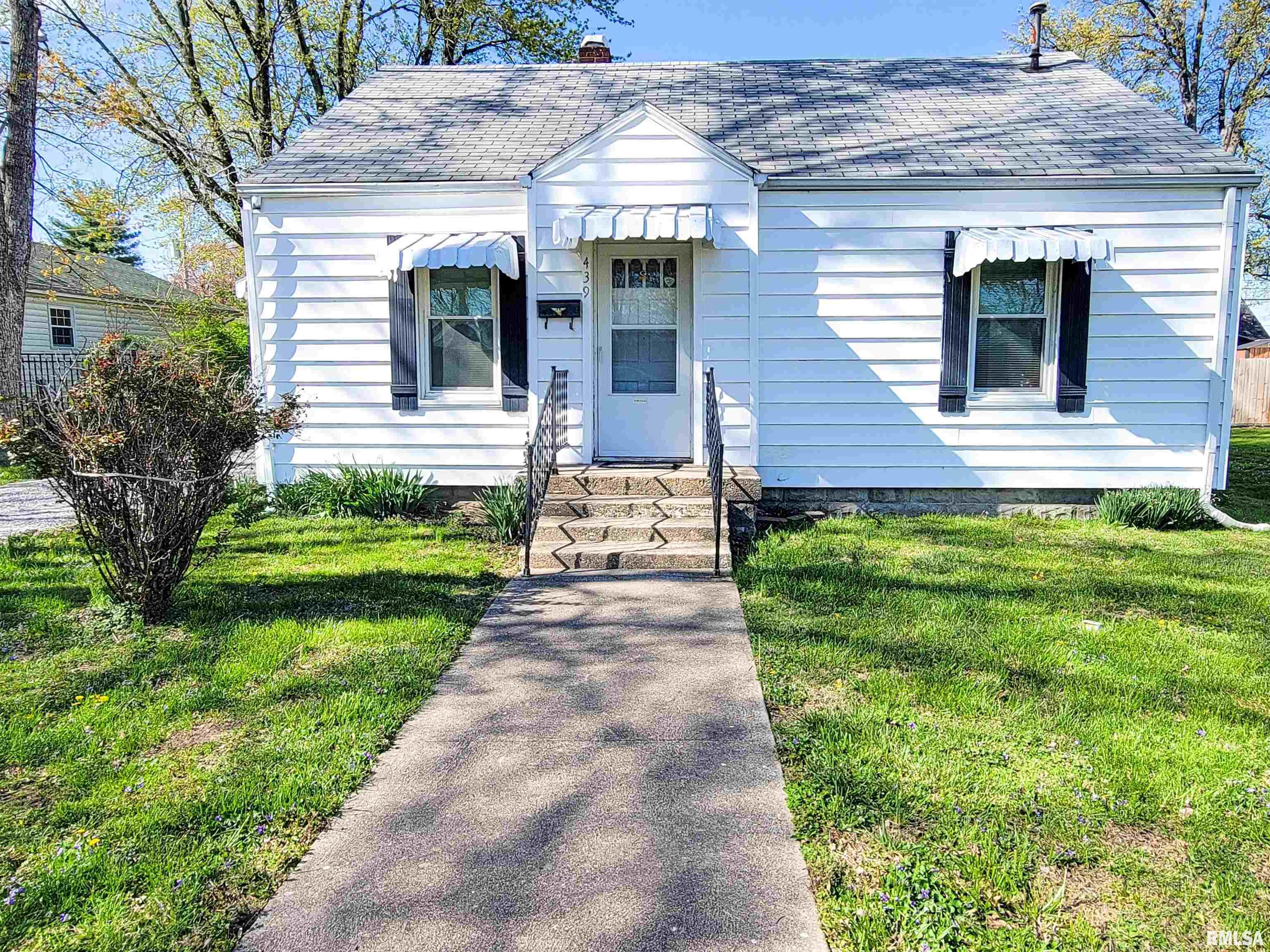 439 Fair Avenue, Flora, Illinois image 1