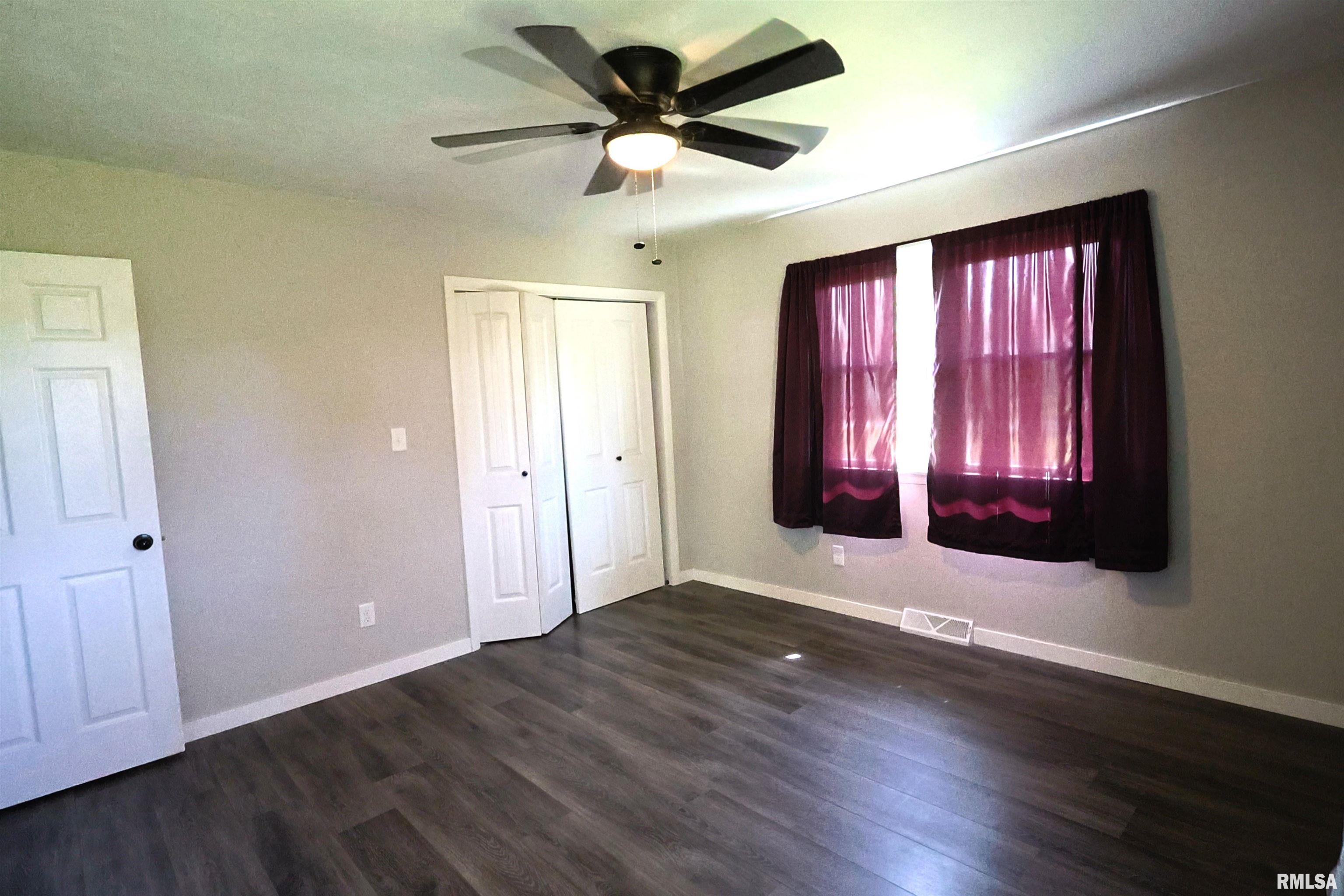 4229 Radio Tower Road, Salem, Illinois image 17
