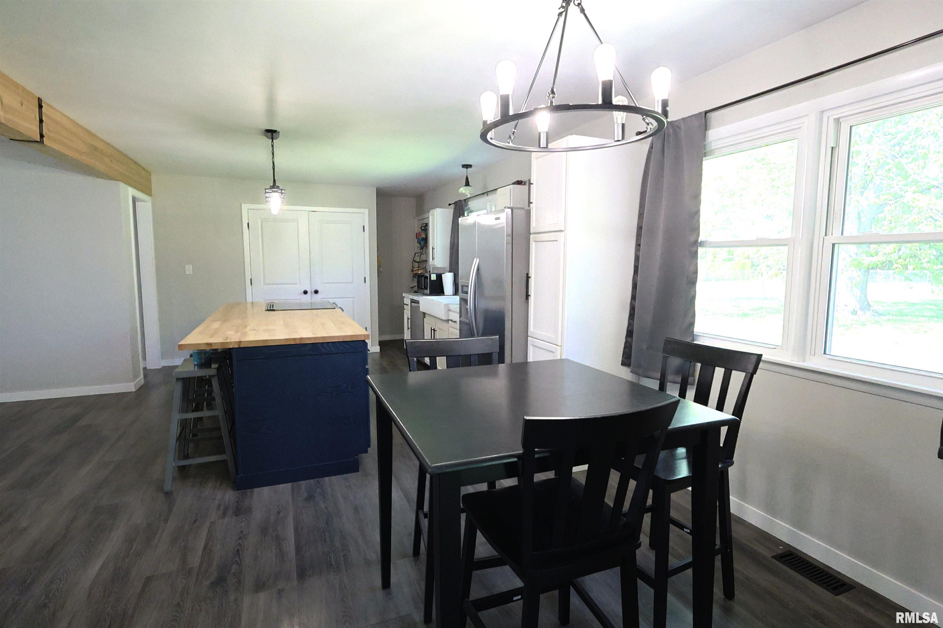 4229 Radio Tower Road, Salem, Illinois image 8