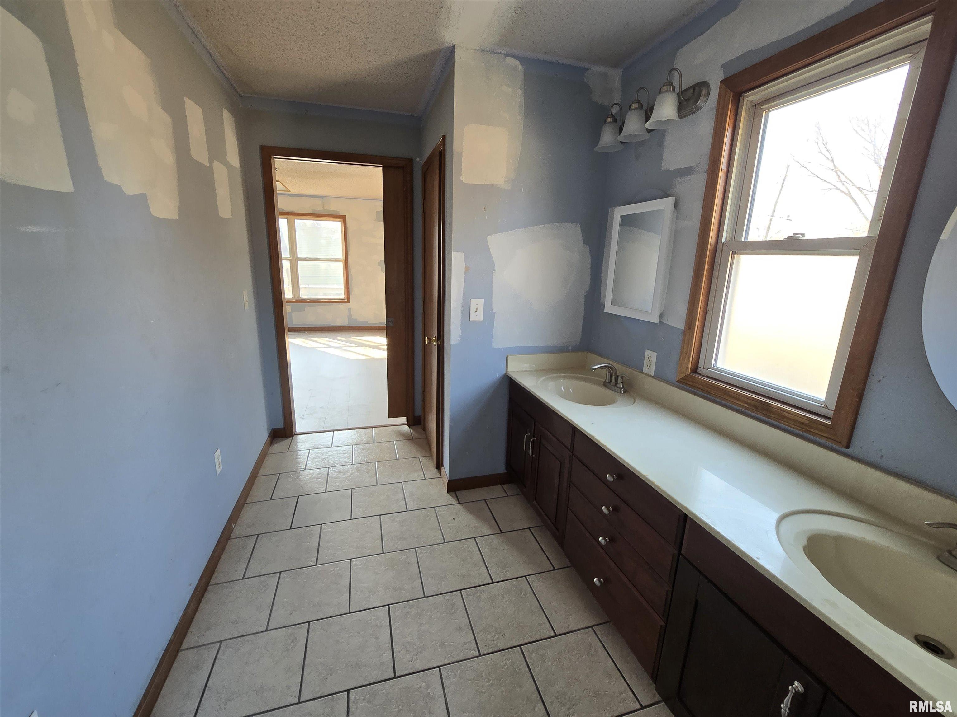 140 Greenview Street, Wood River, Illinois image 22