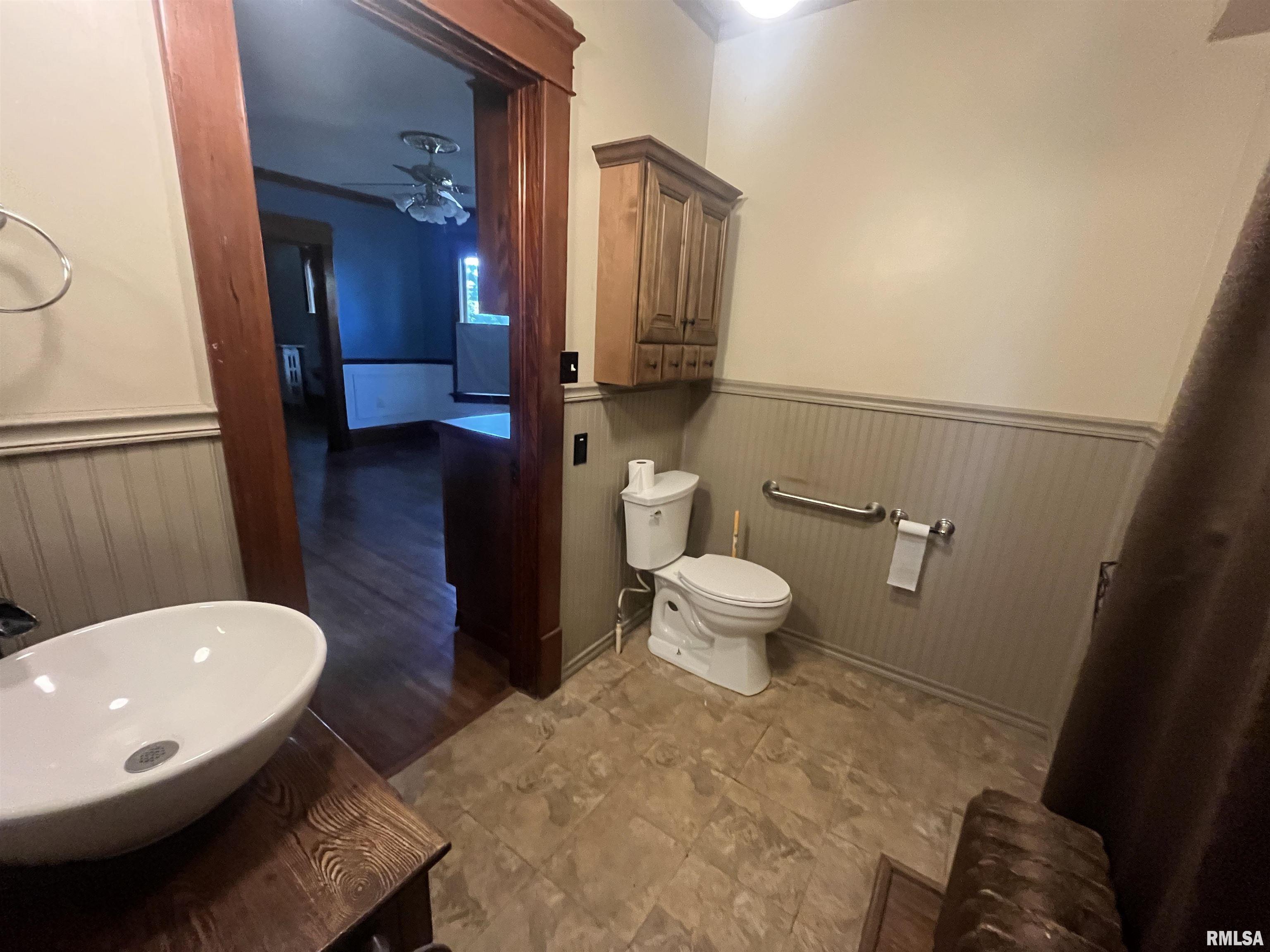 1403 45th Avenue, Rock Island, Illinois image 9