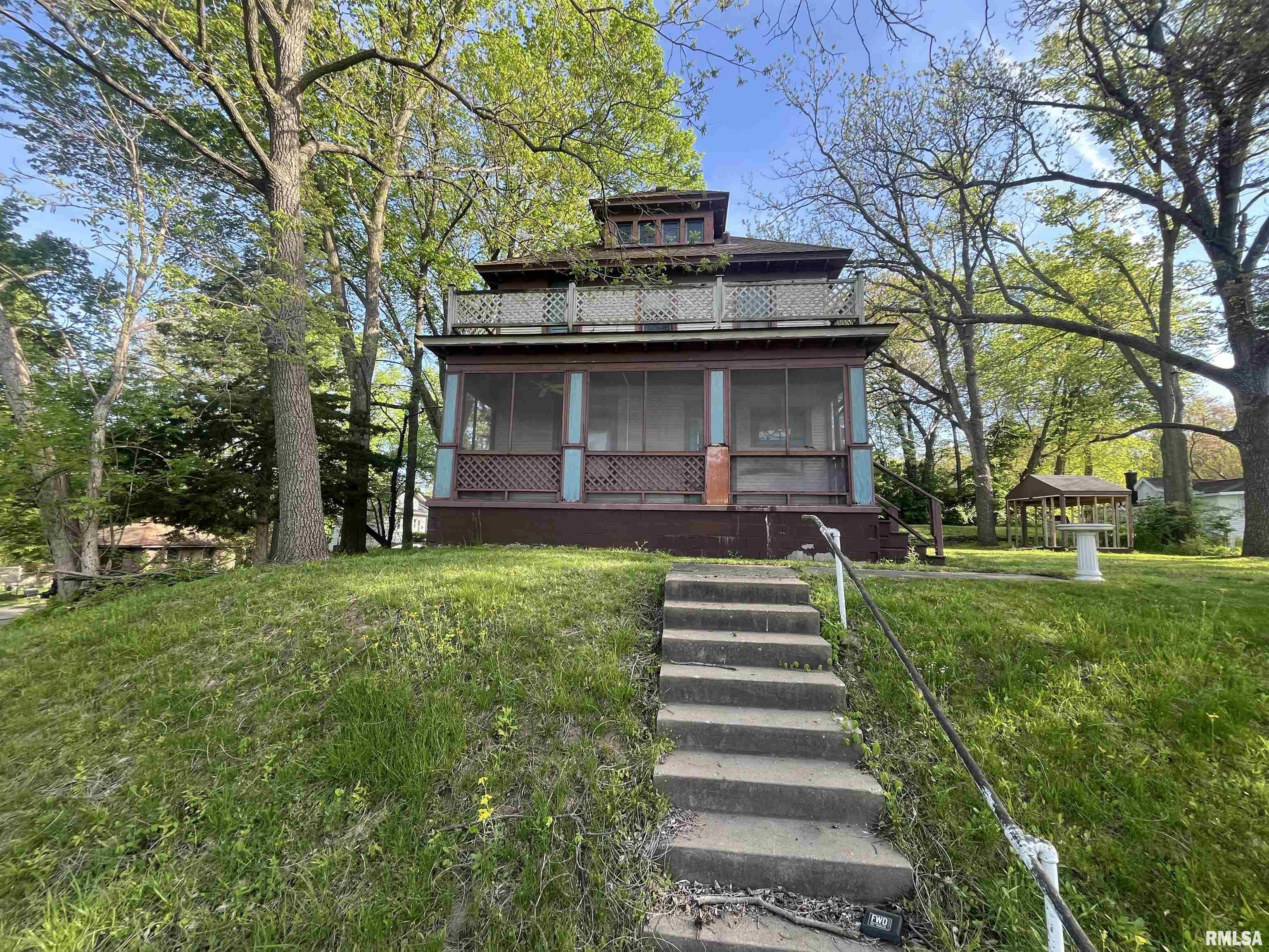 1403 45th Avenue, Rock Island, Illinois image 1