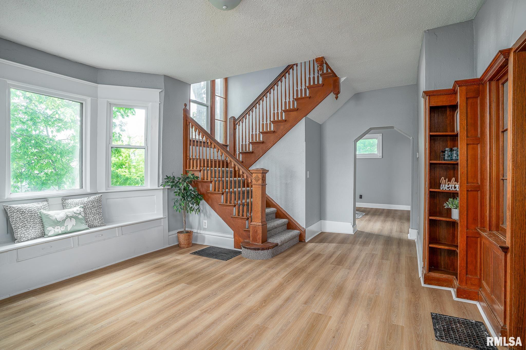 534 Lincoln Court, Davenport, Iowa image 3