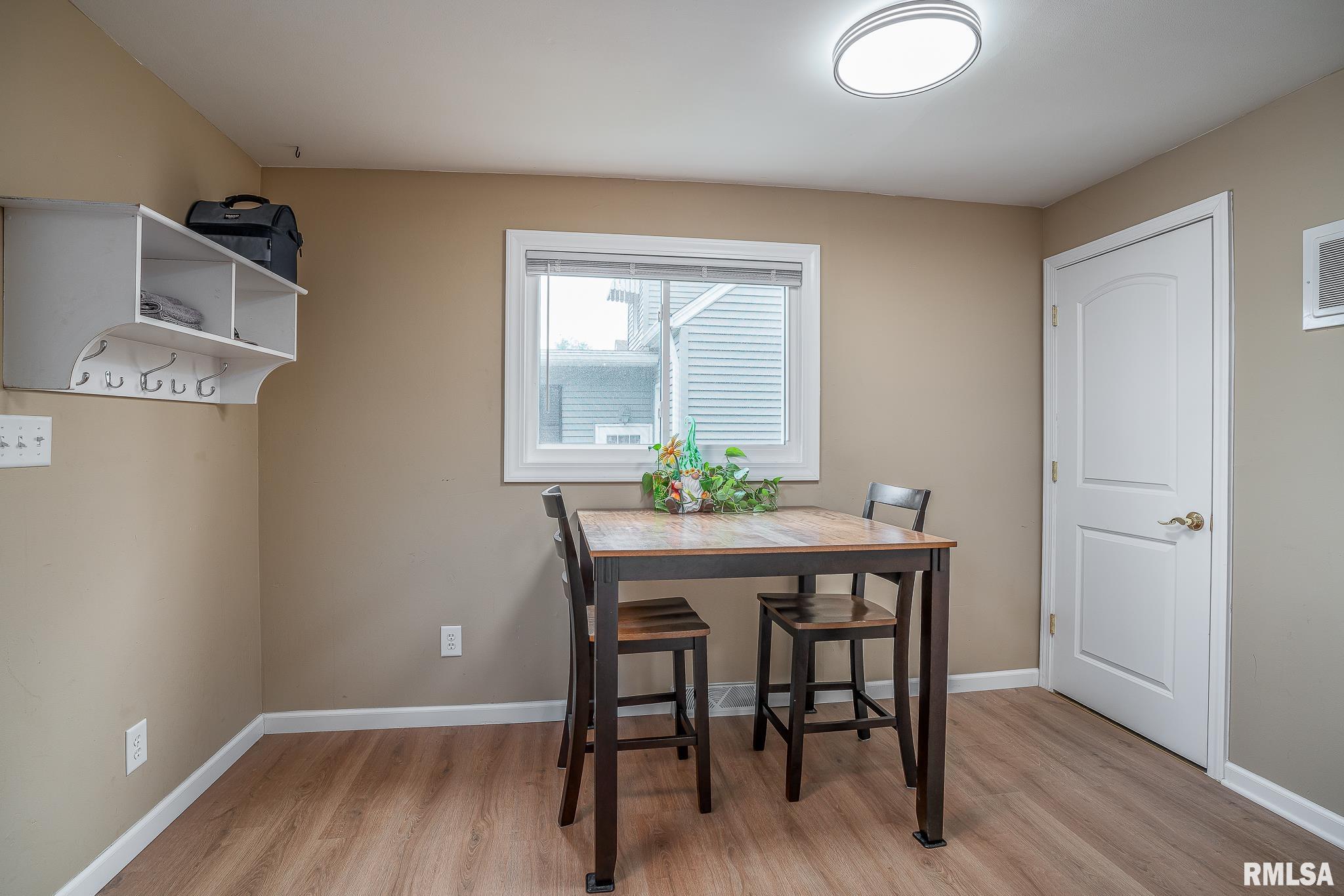 2612 7th Street, Moline, Illinois image 3