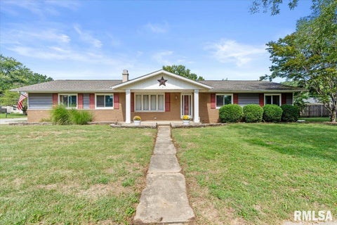 Homes For Sale - 30 Powell Street<br/> Riverton, IL 62561