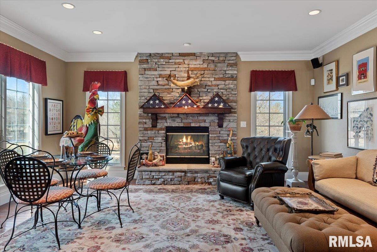 4 Fox Point, Rochester, Illinois image 25
