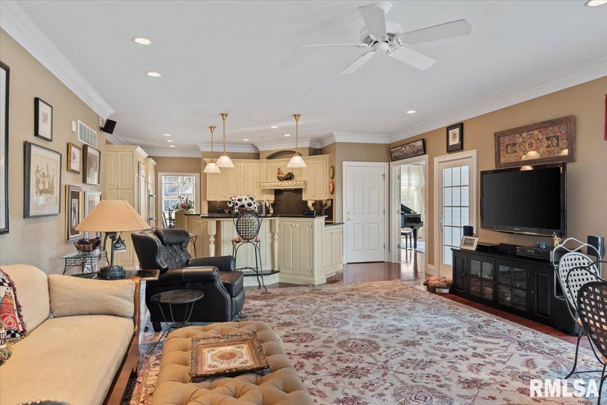 4 Fox Point, Rochester, Illinois image 29