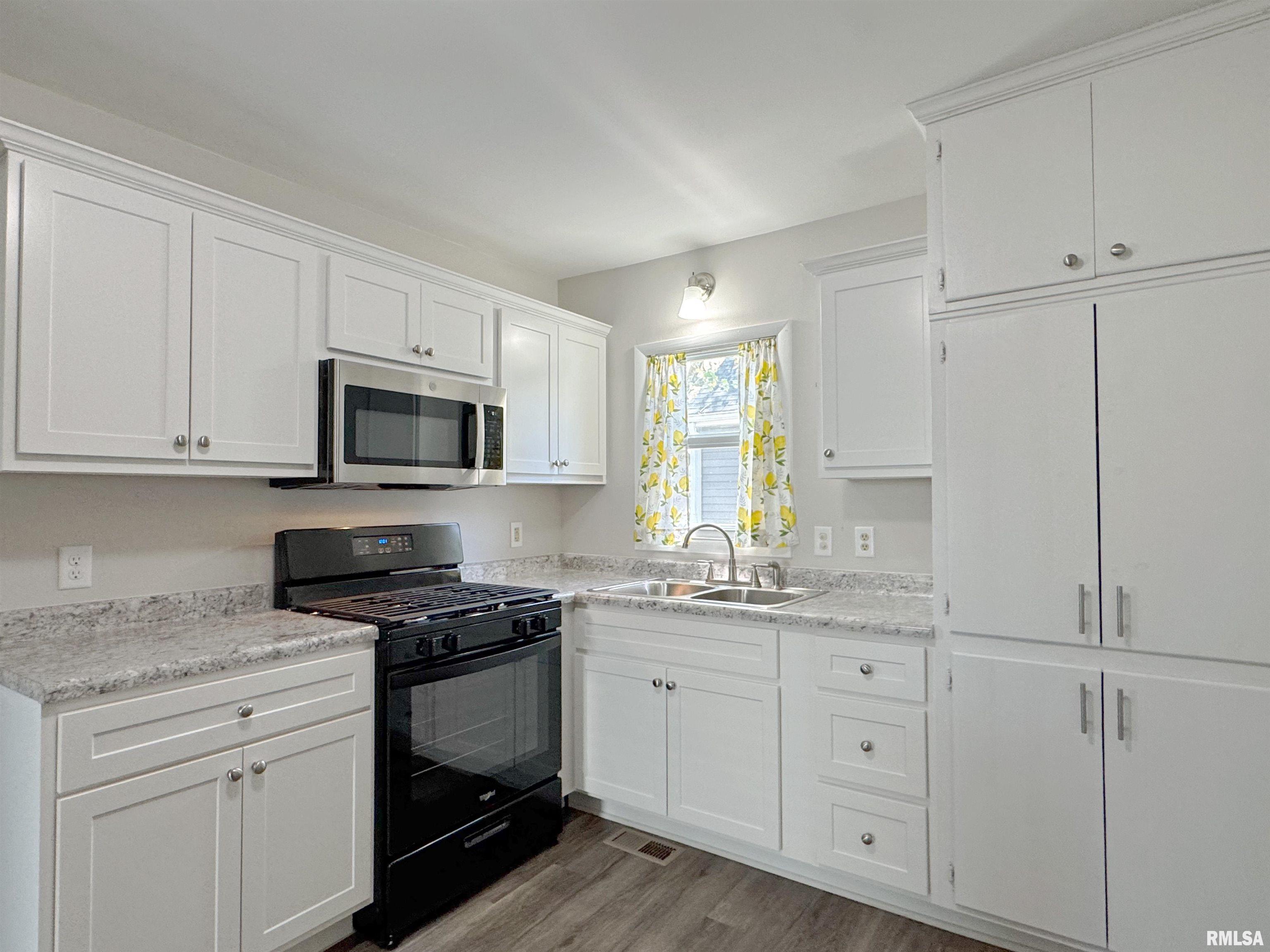 729 N Swords Avenue, West Peoria, Illinois image 8