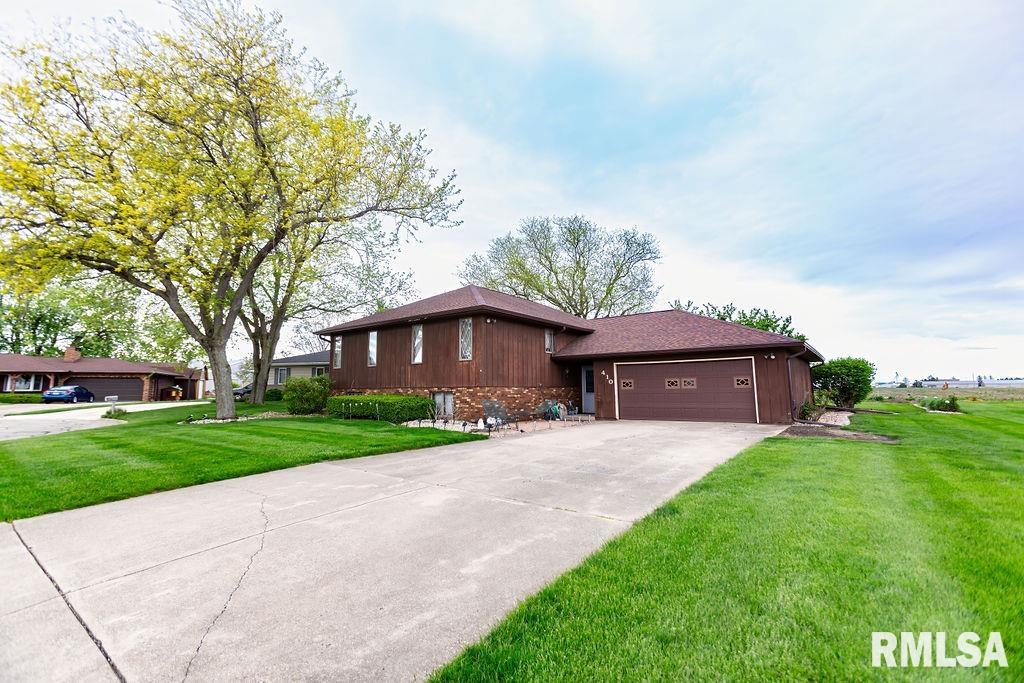 410 W Belaire Court, Goodfield, Illinois image 2