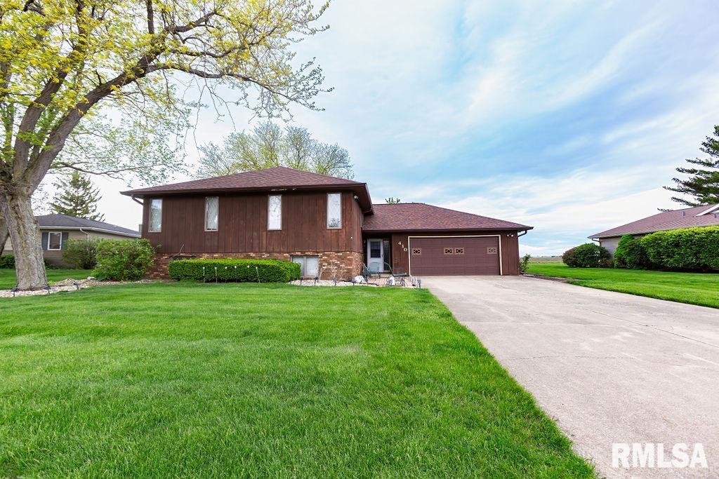 410 W Belaire Court, Goodfield, Illinois image 1