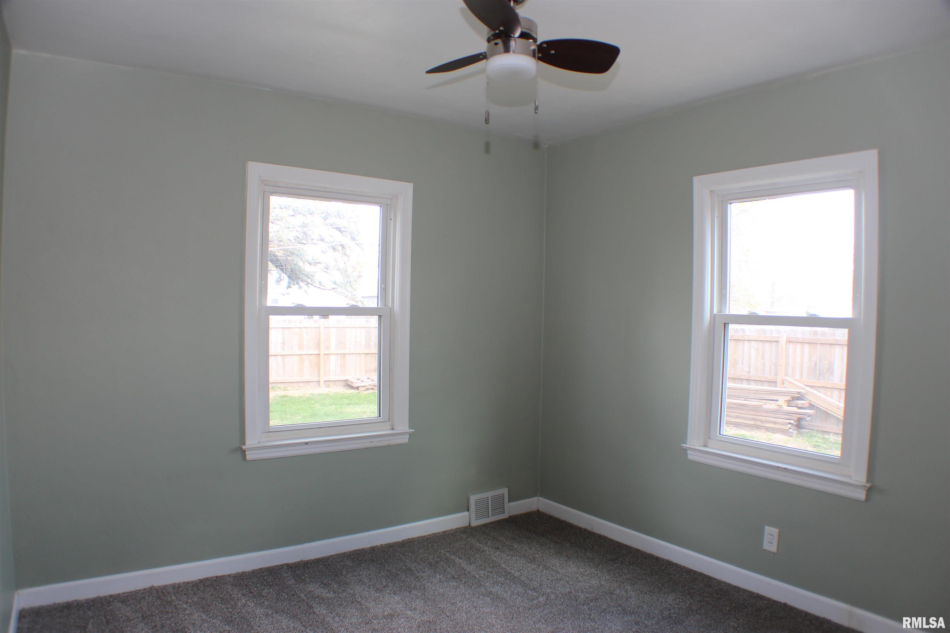 35 Berkshire Drive, Rock Island, Illinois image 14