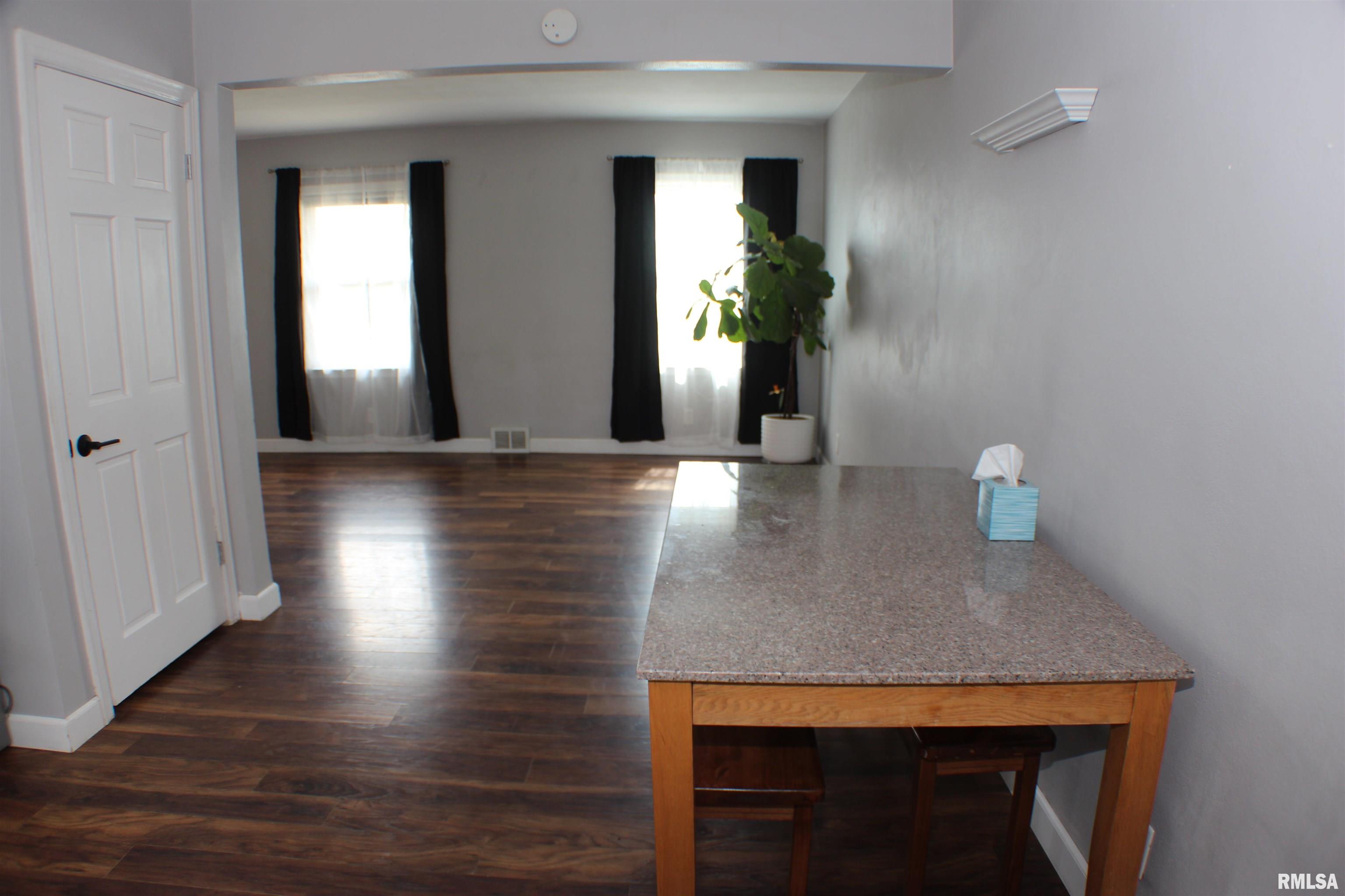 35 Berkshire Drive, Rock Island, Illinois image 4