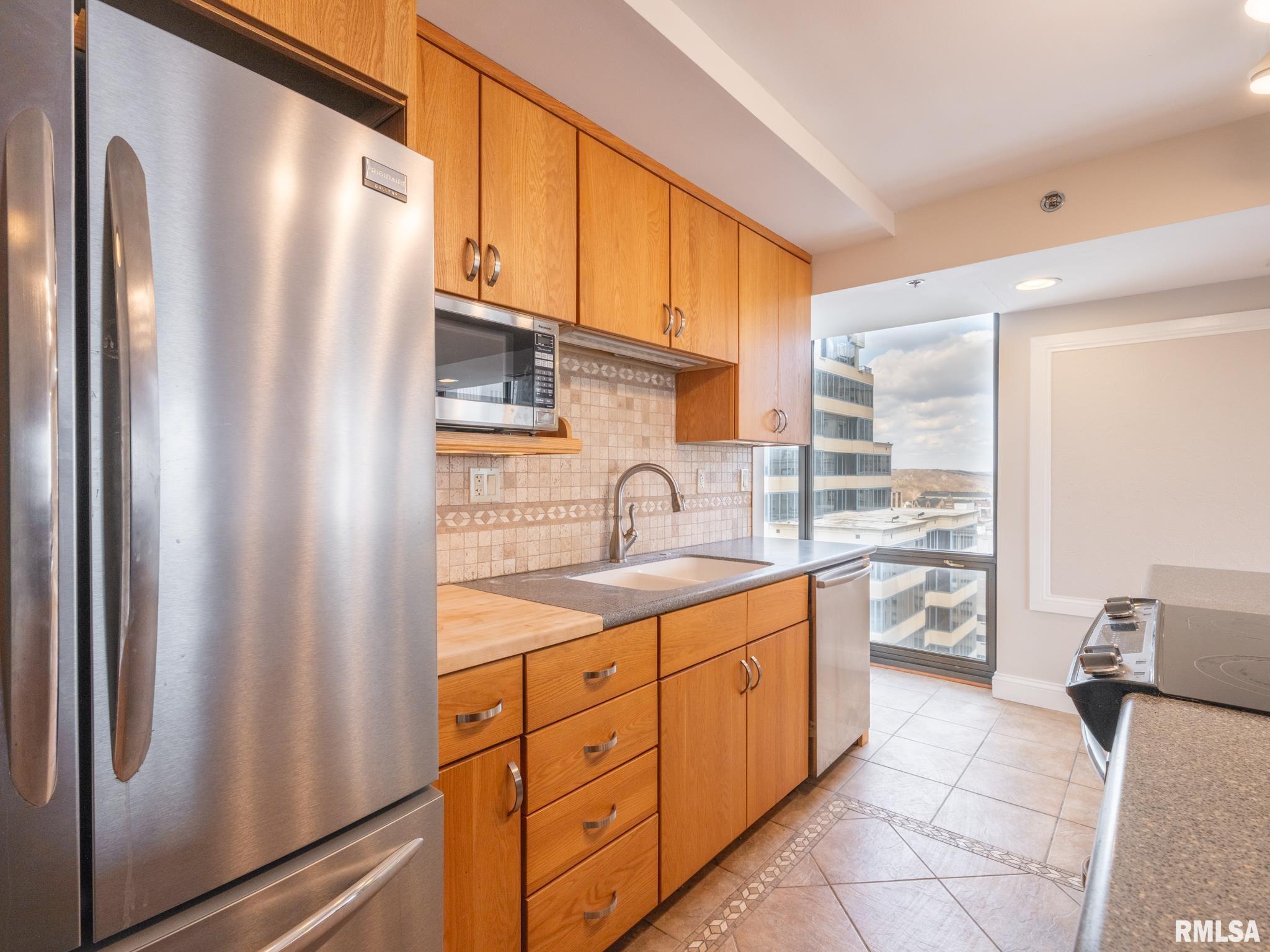 125 SW Jefferson Street #W16NE, Peoria, Illinois image 12