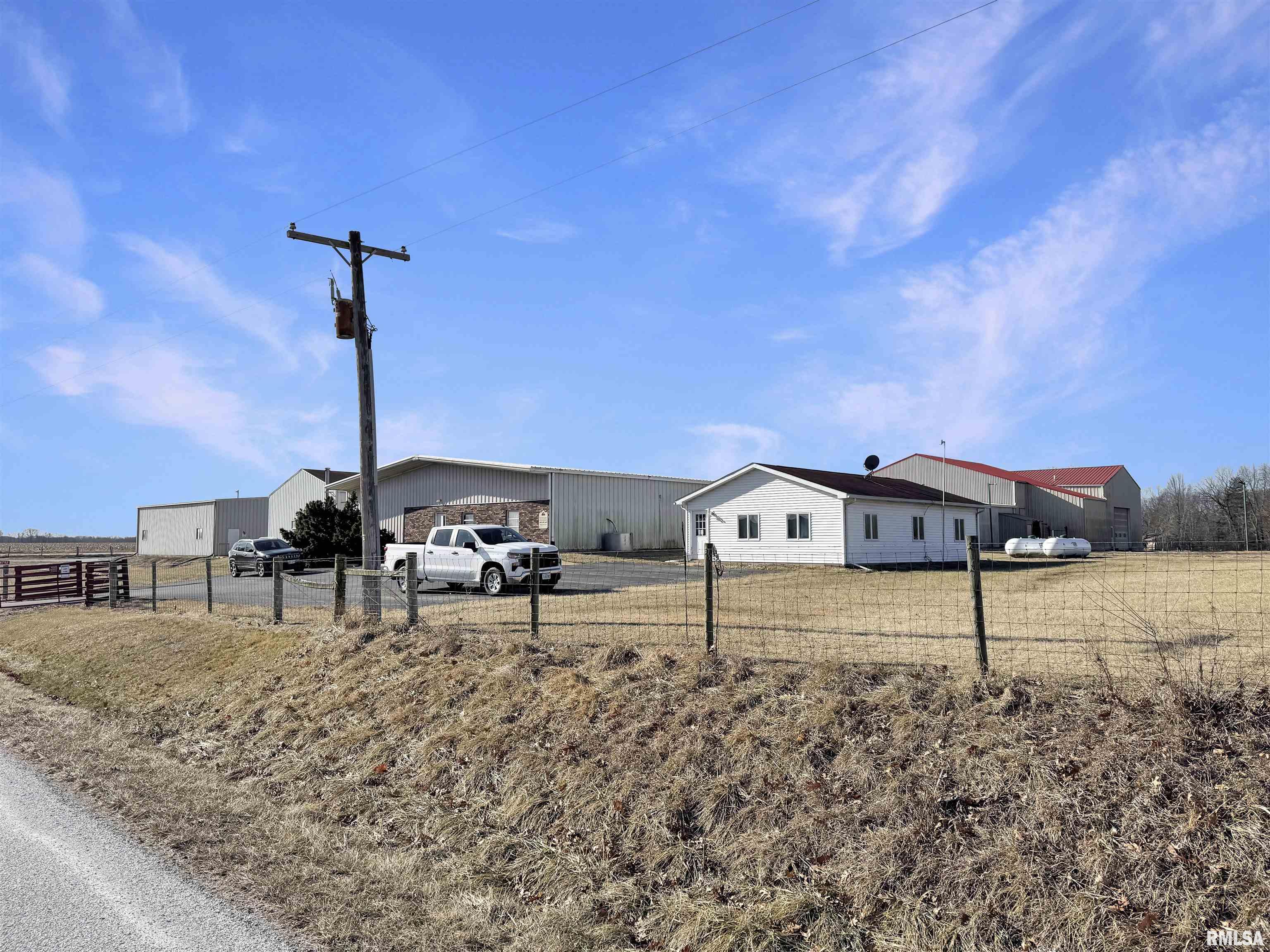 Photo 1 of 24 — 14792 RAY Road, Rushville, IL 62681