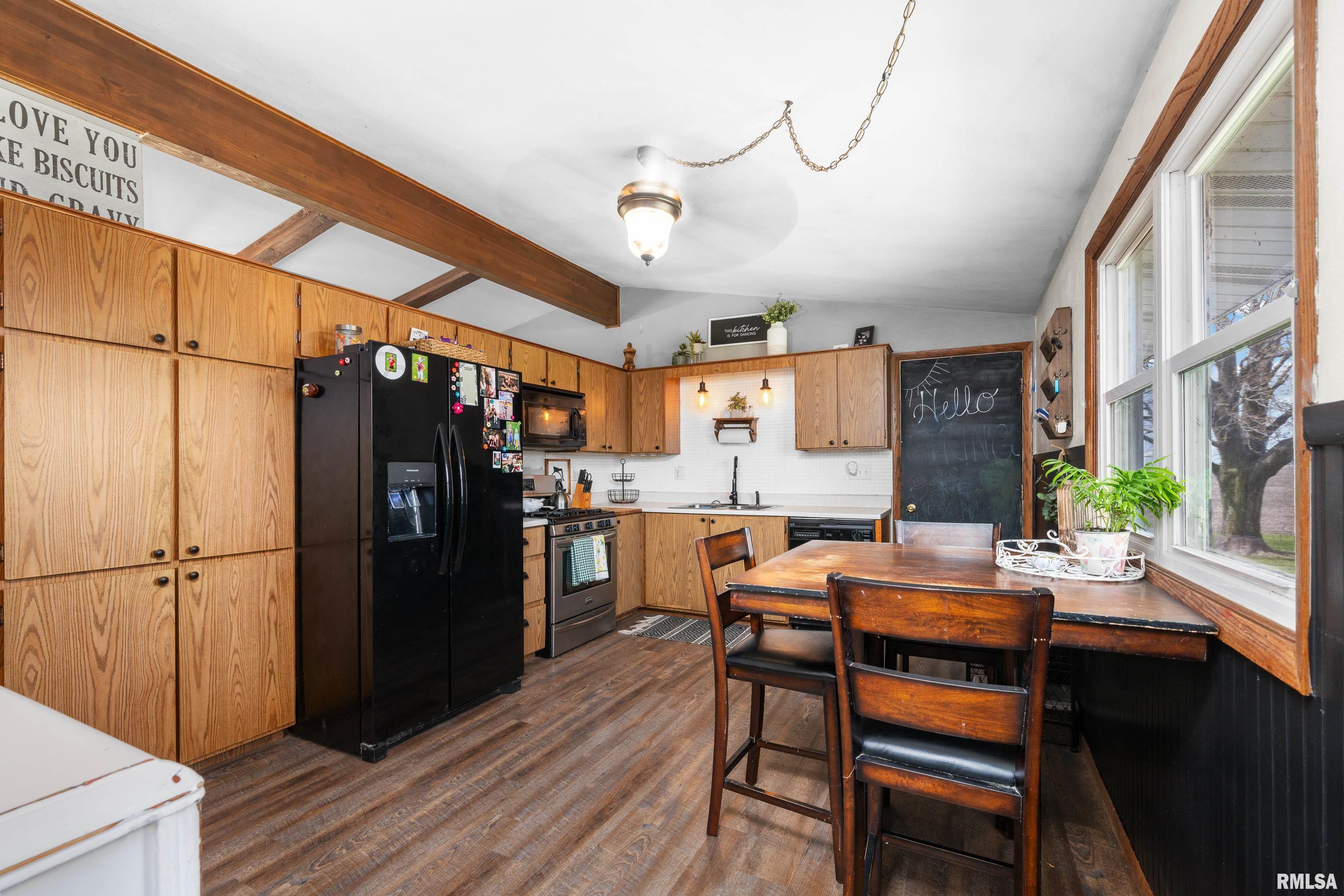 26012 Territorial Road, Le Claire, Iowa image 10