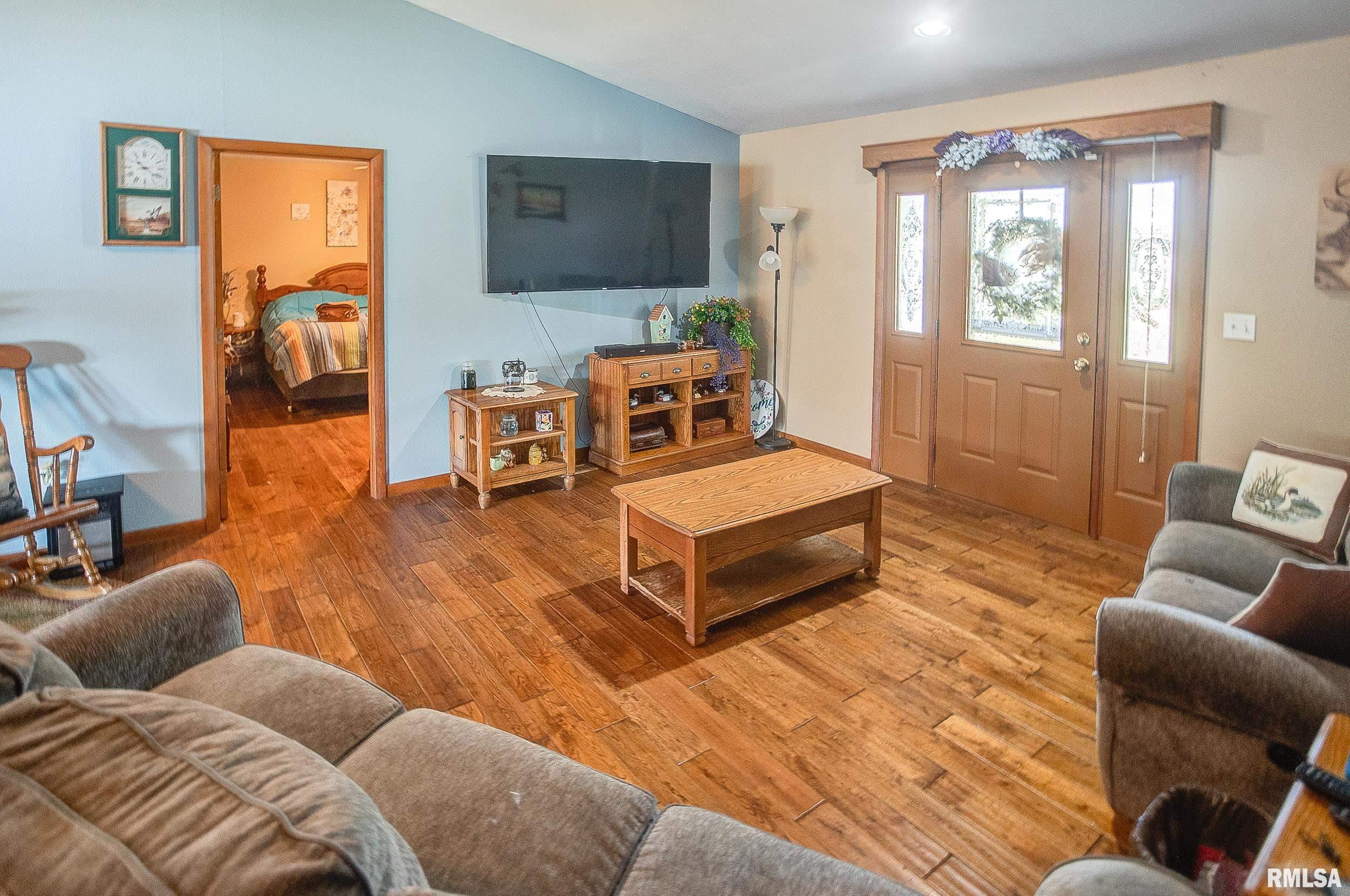 5311 E Bonnie Road, Waltonville, Illinois image 33