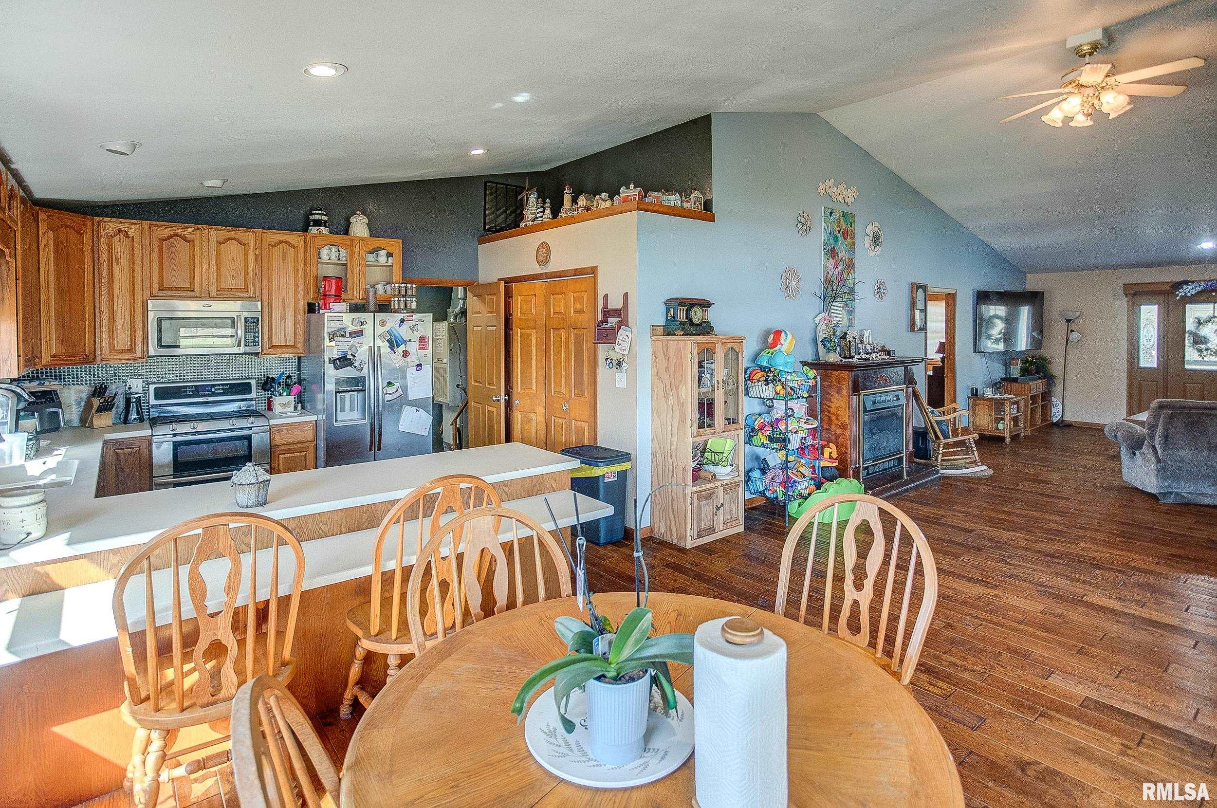5311 E Bonnie Road, Waltonville, Illinois image 37
