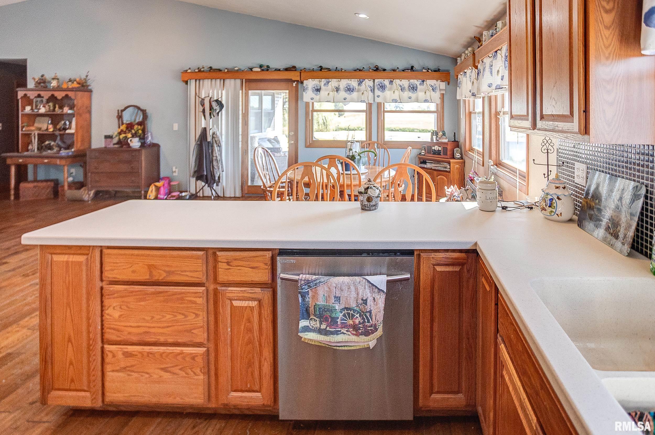 5311 E Bonnie Road, Waltonville, Illinois image 41