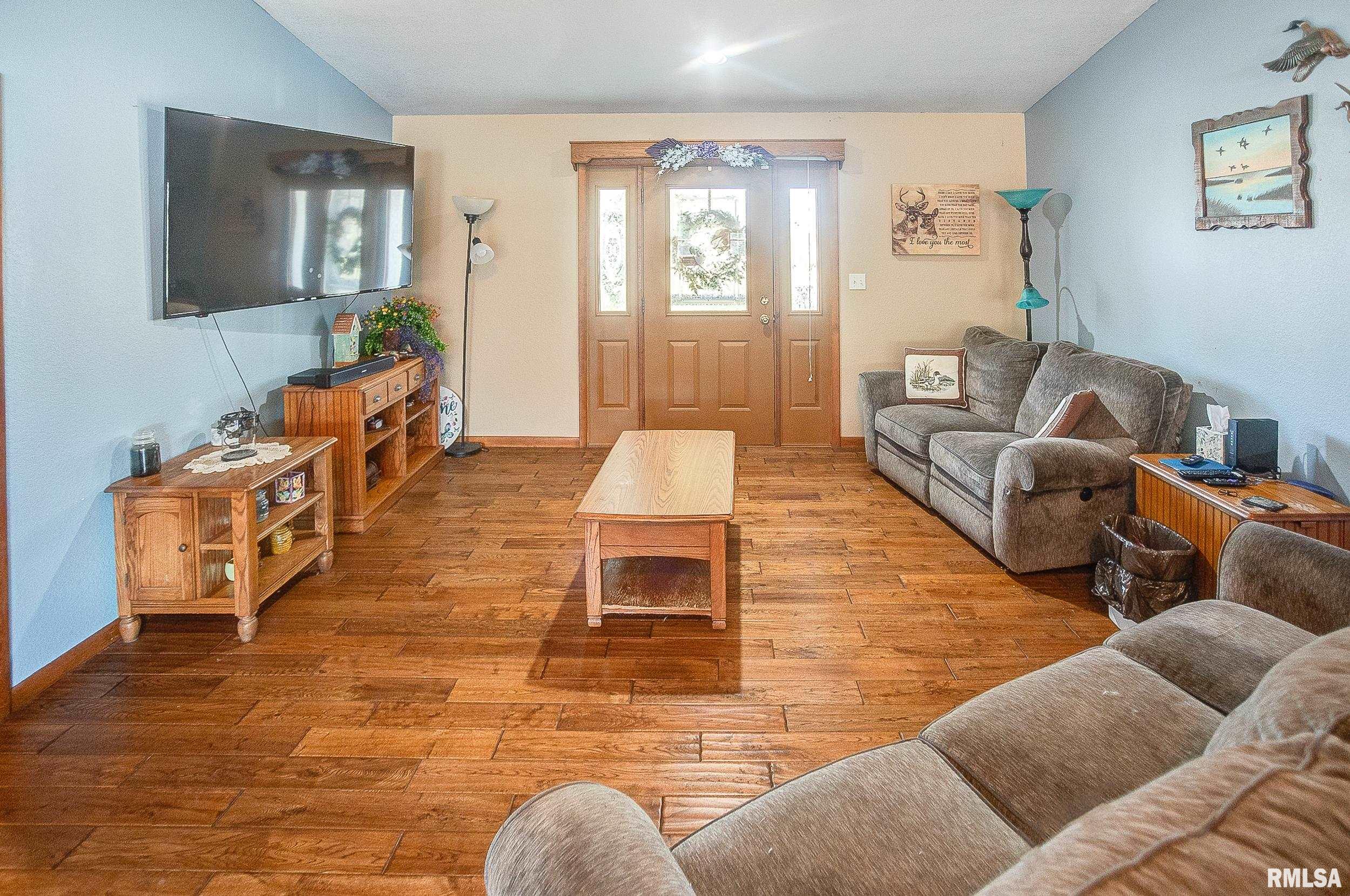 5311 E Bonnie Road, Waltonville, Illinois image 32