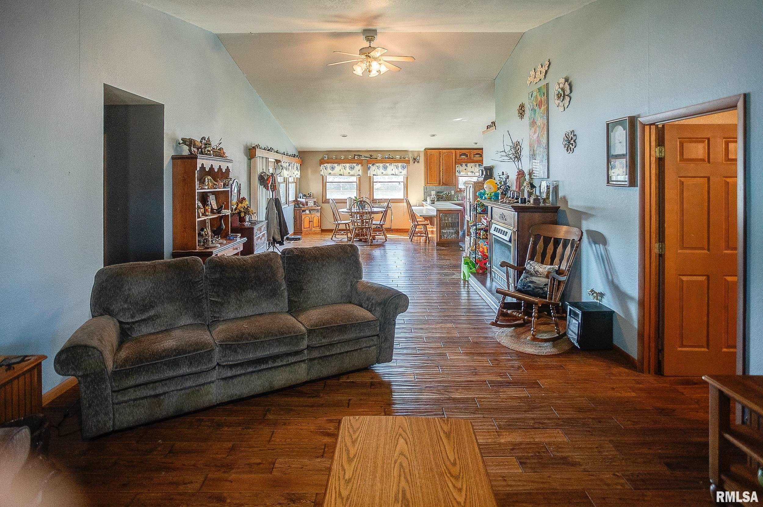 5311 E Bonnie Road, Waltonville, Illinois image 31