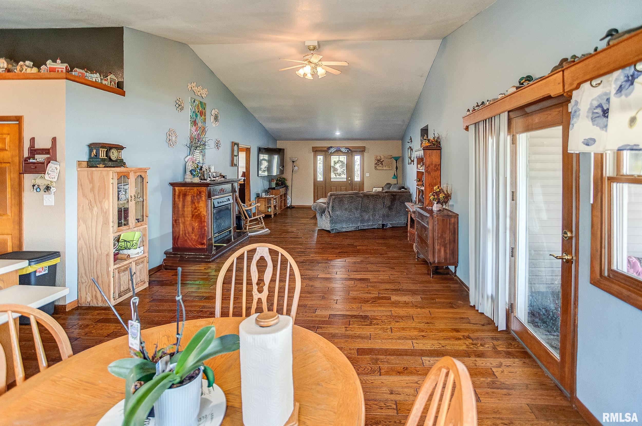 5311 E Bonnie Road, Waltonville, Illinois image 36