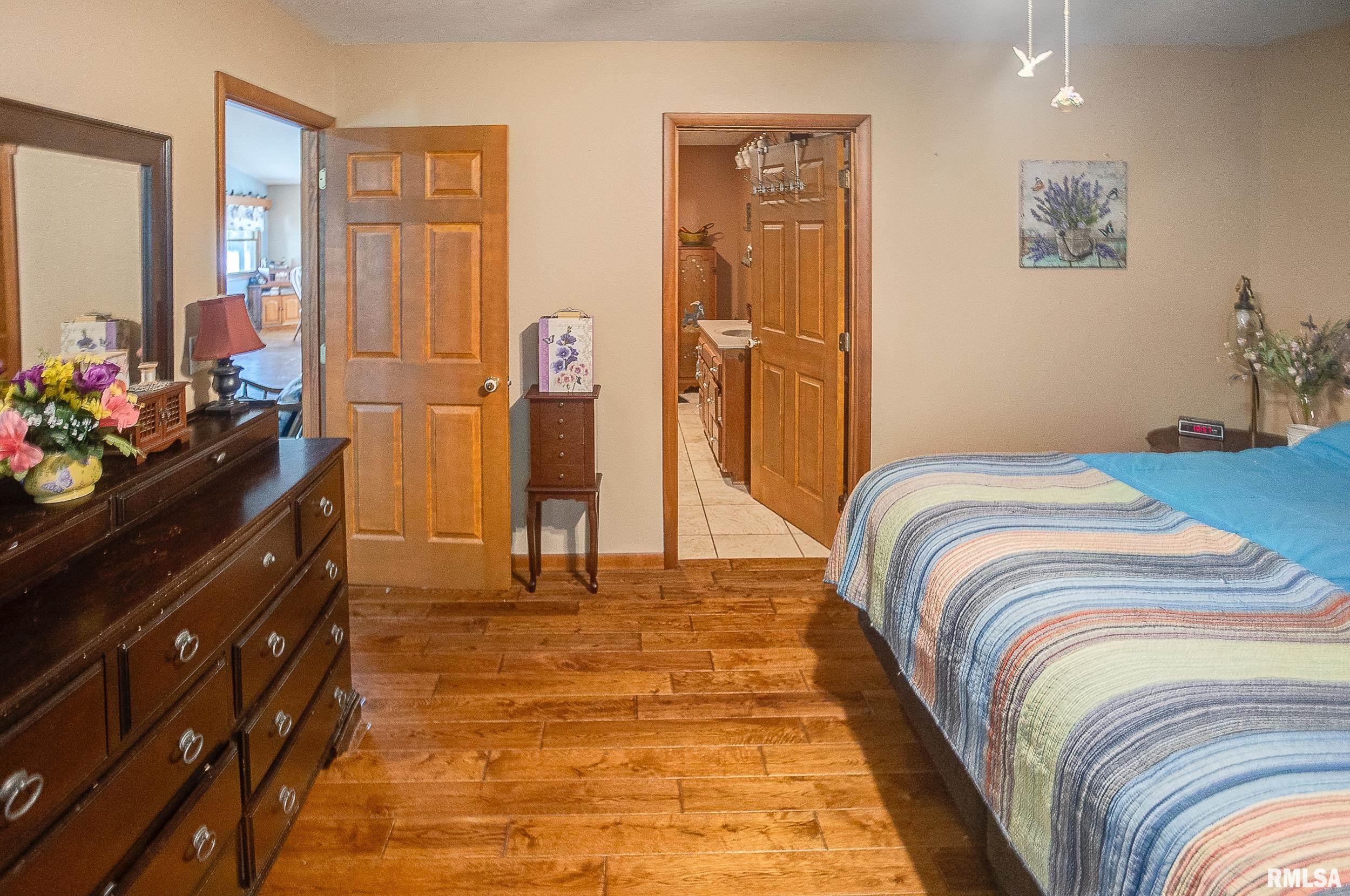 5311 E Bonnie Road, Waltonville, Illinois image 45
