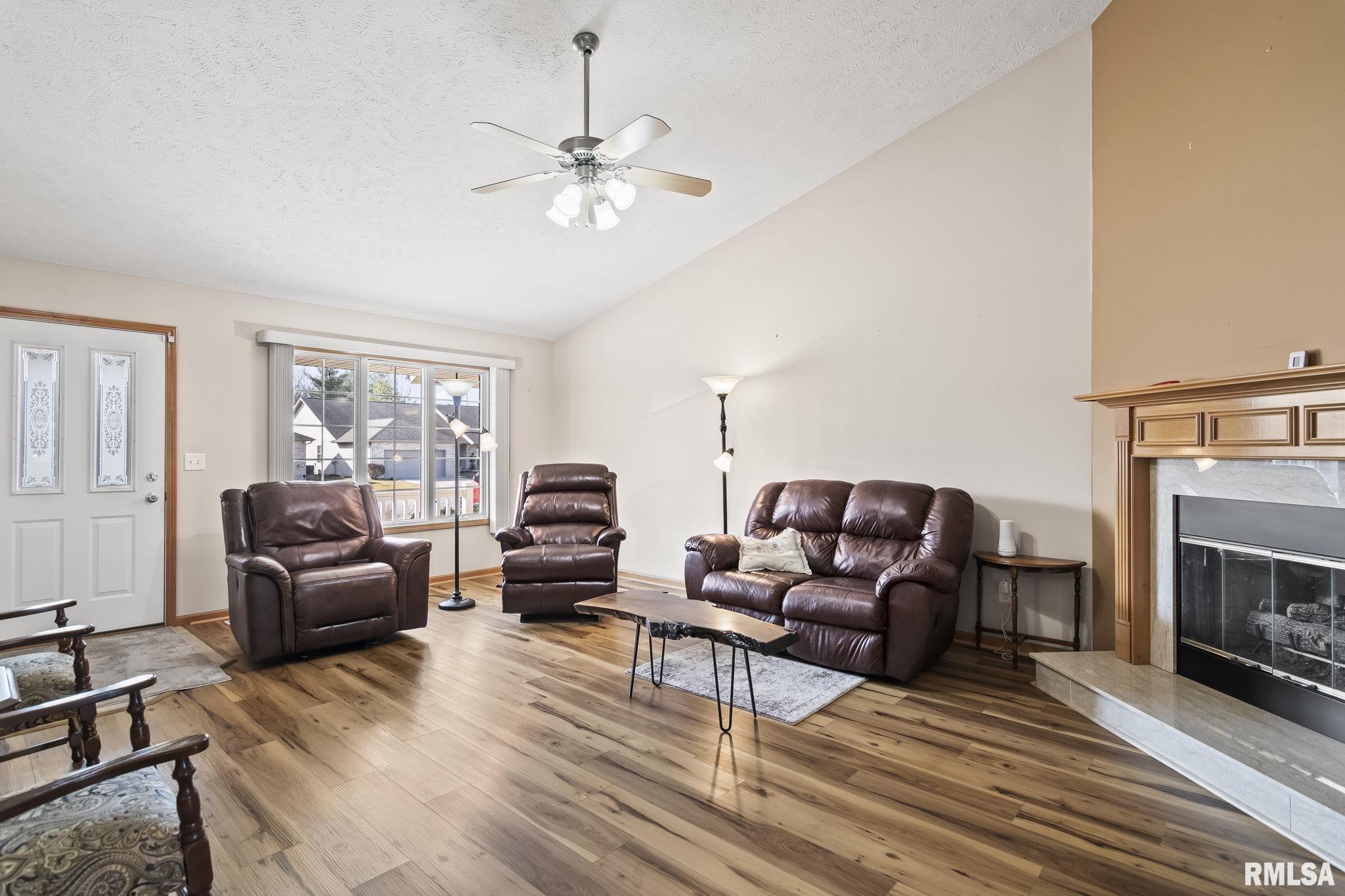 4406 Castle Pines Drive, Springfield, Illinois image 4