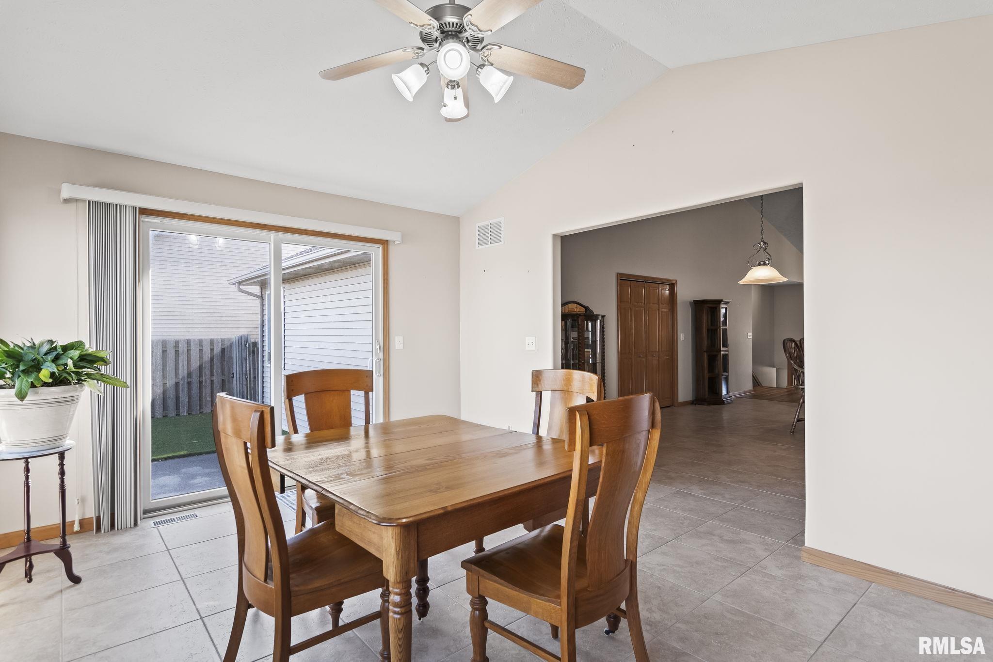 4406 Castle Pines Drive, Springfield, Illinois image 13