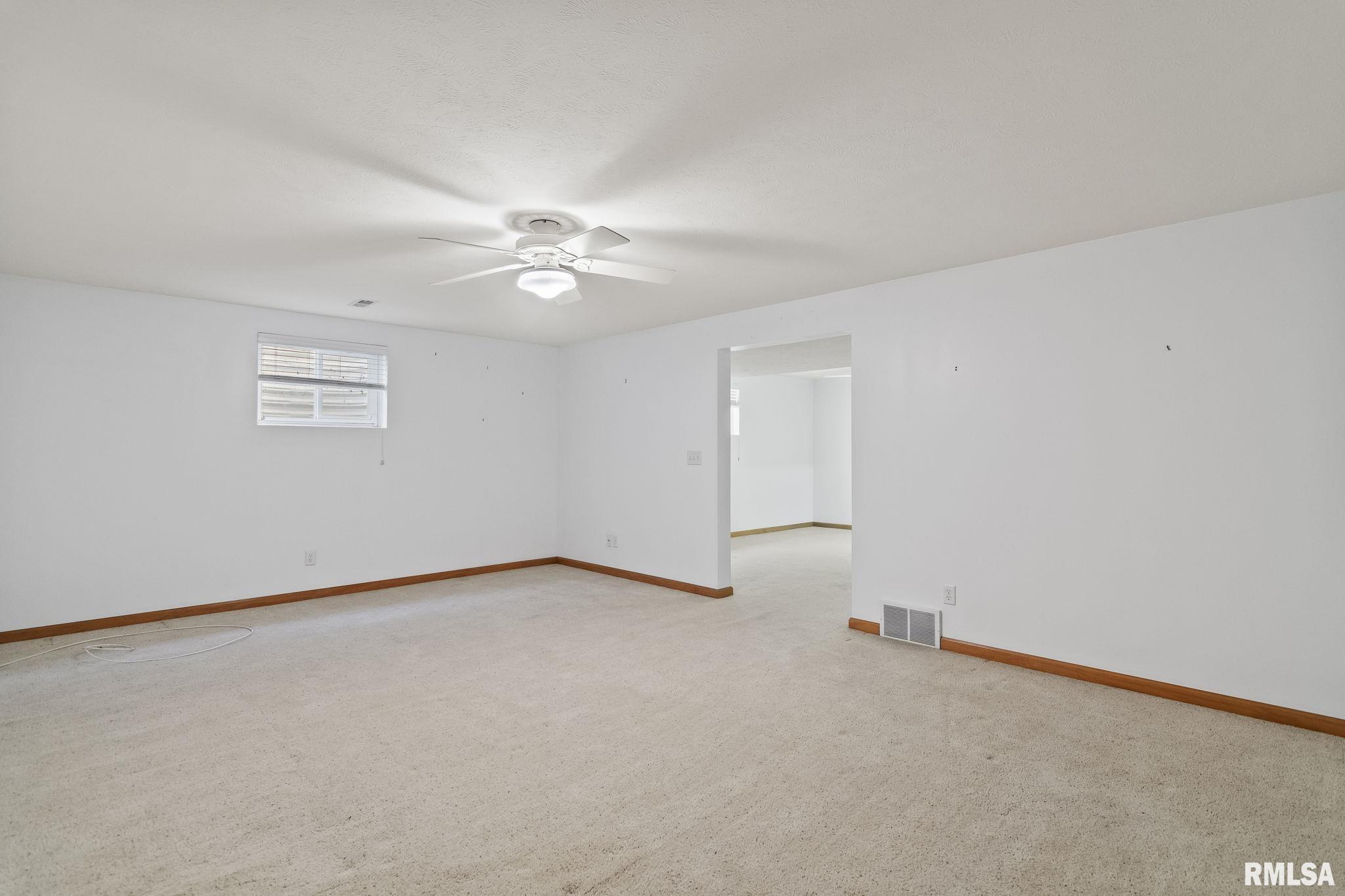 4406 Castle Pines Drive, Springfield, Illinois image 27