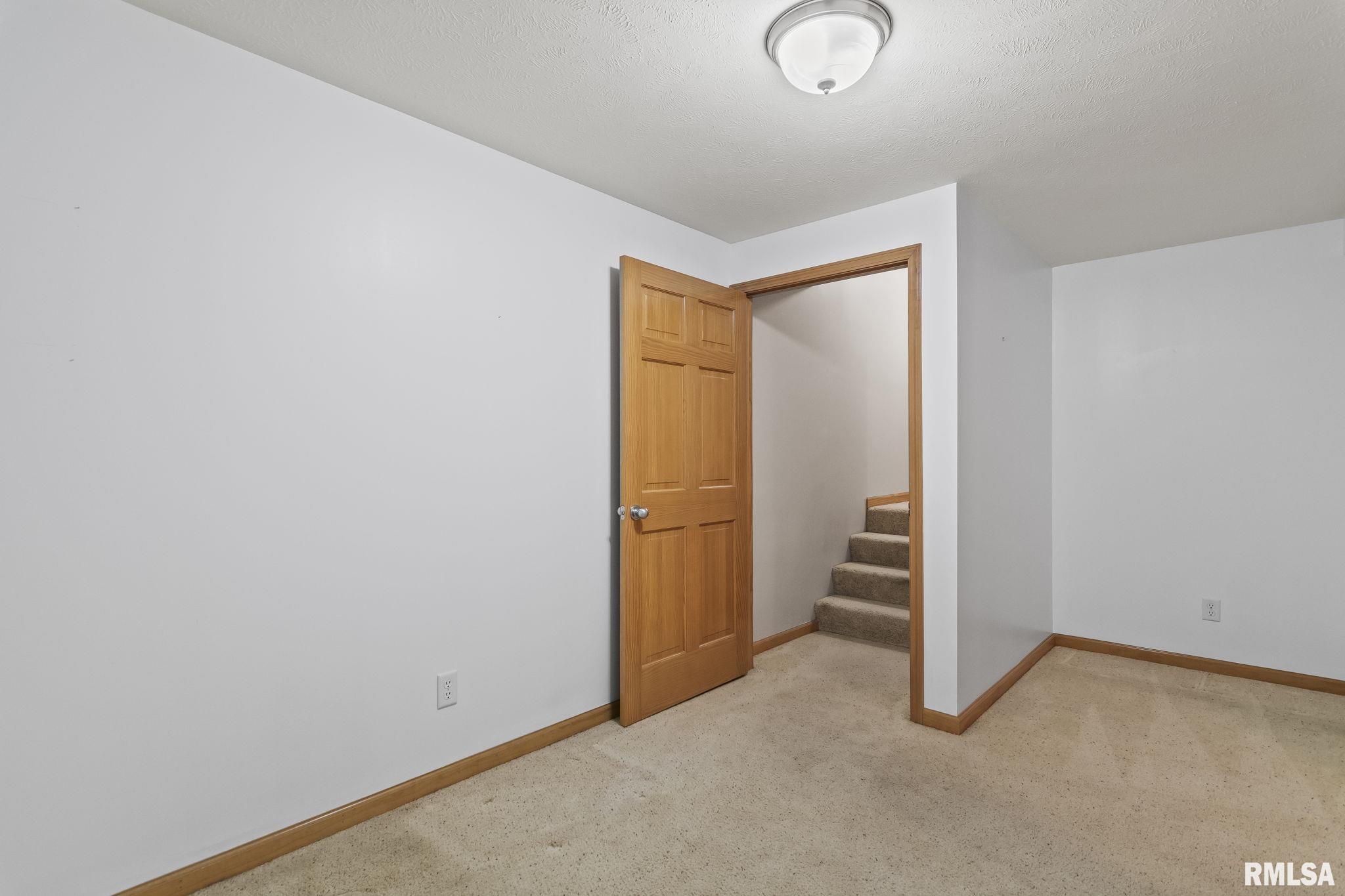4406 Castle Pines Drive, Springfield, Illinois image 24