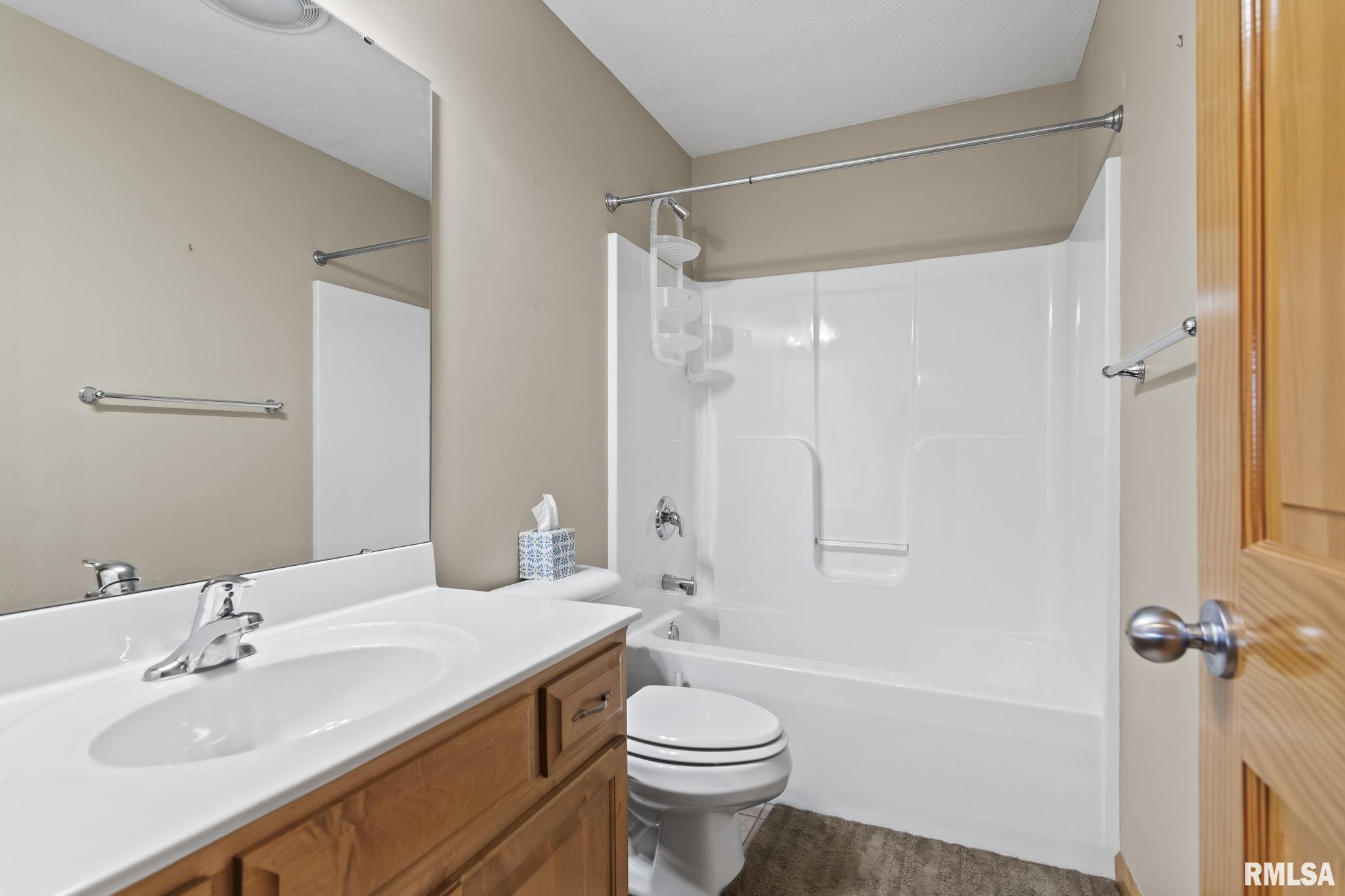 4406 Castle Pines Drive, Springfield, Illinois image 22