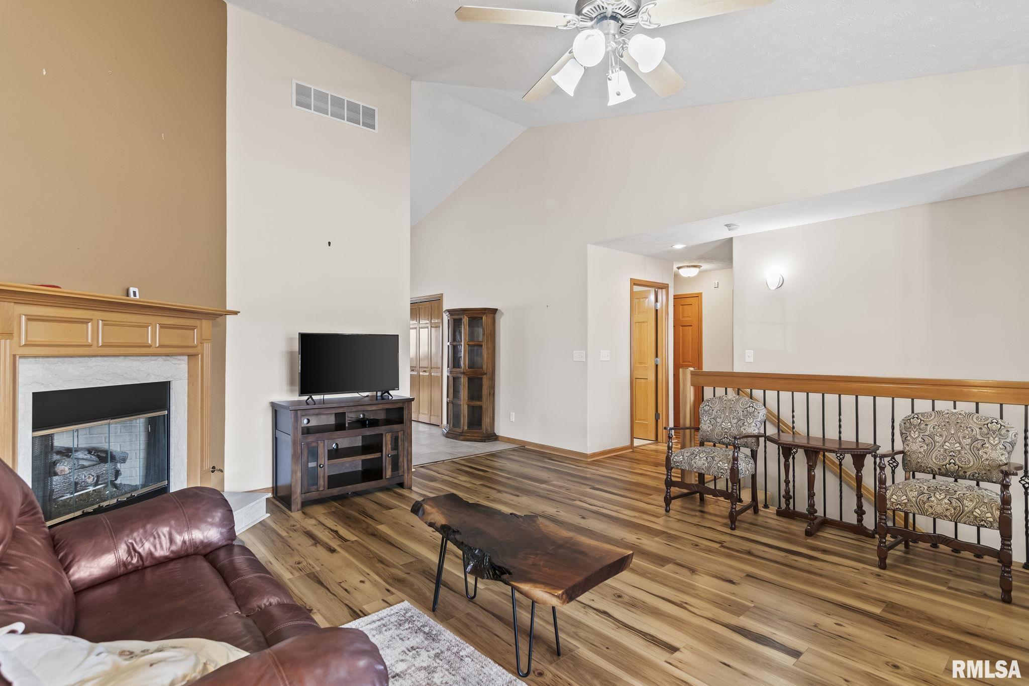 4406 Castle Pines Drive, Springfield, Illinois image 6