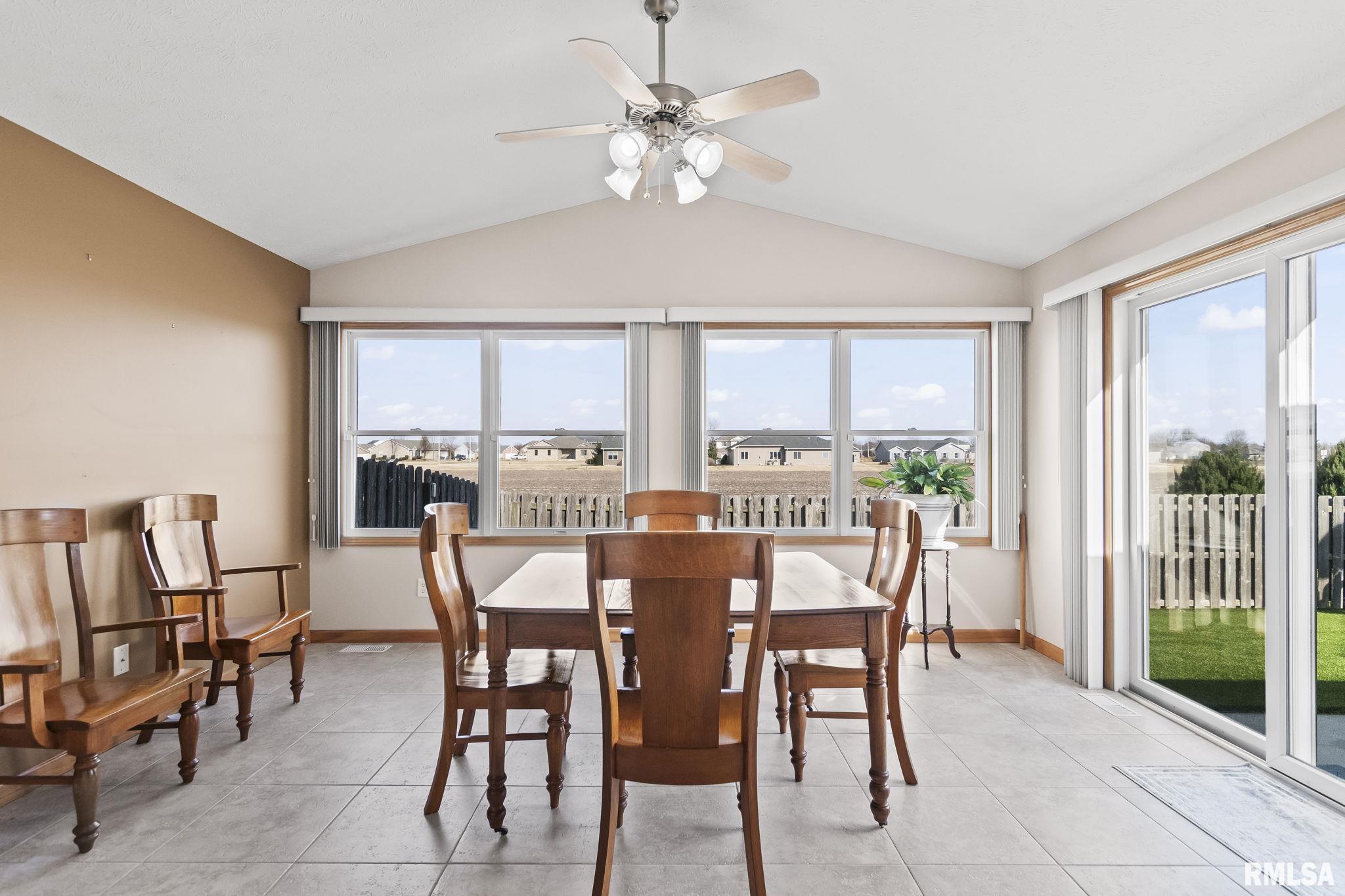 4406 Castle Pines Drive, Springfield, Illinois image 14